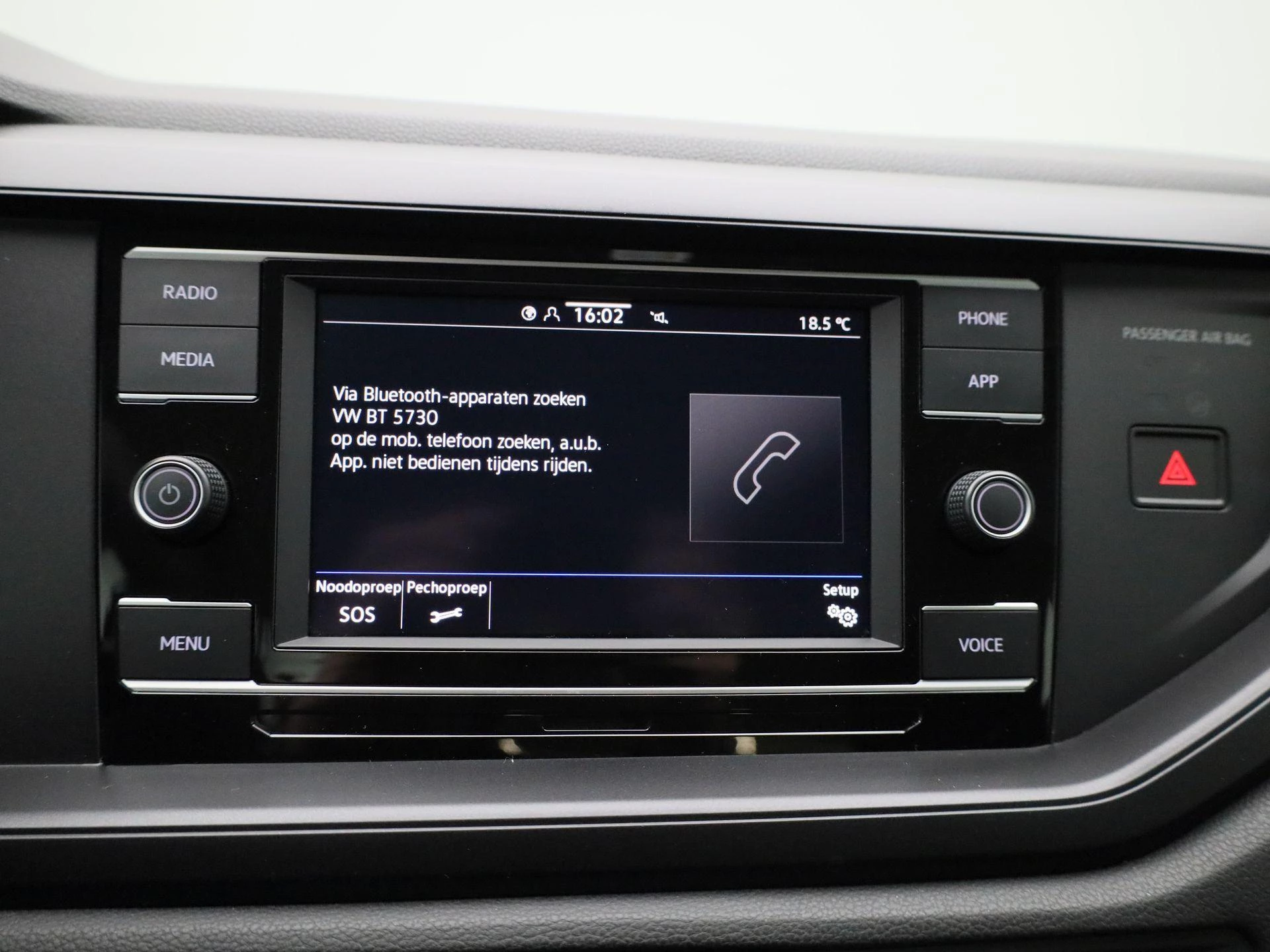 Volkswagen-Polo-image-16