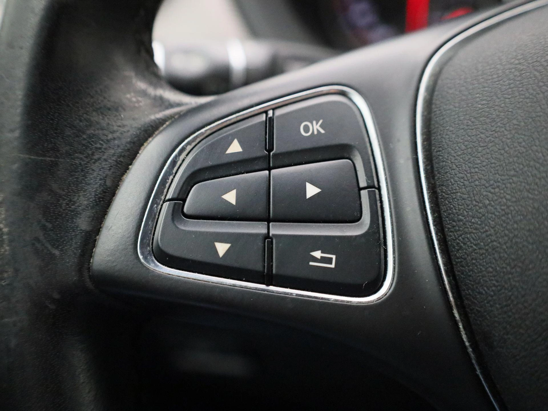 Mercedes-Benz-B-Klasse-image-16