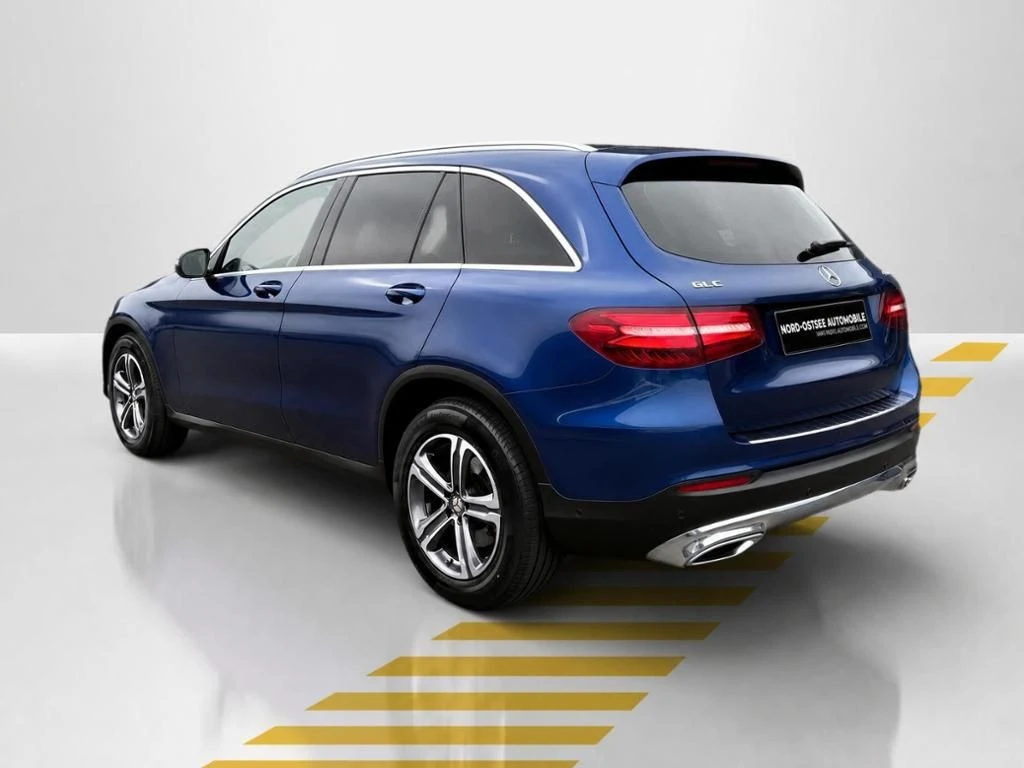 Mercedes-Benz-GLC 350 d-image-11