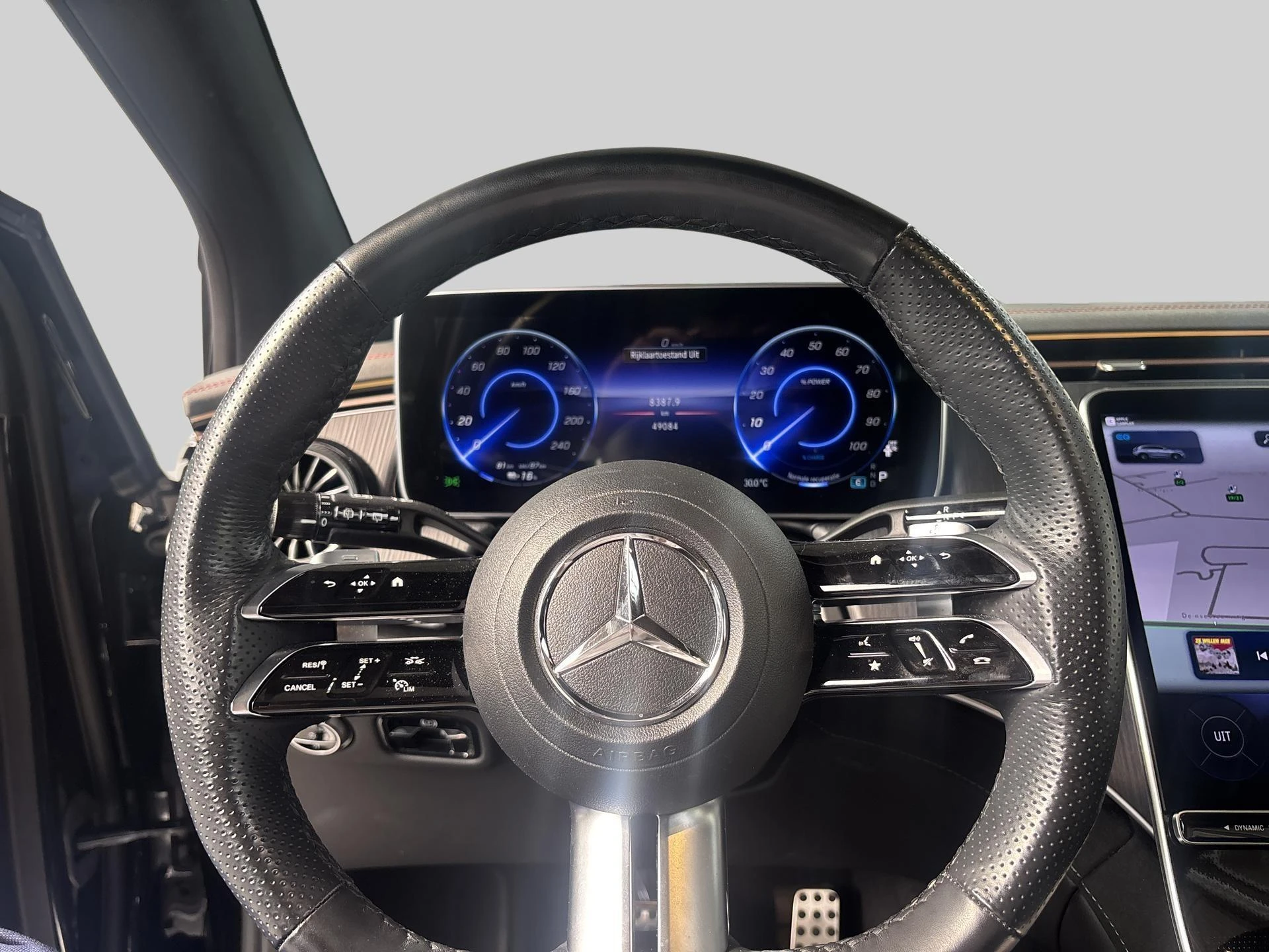 Mercedes-Benz EQE SUV 300 AMG LINE + BURMESTER + PANO DAK + TREKHAAK + DIGITAL LIGHT