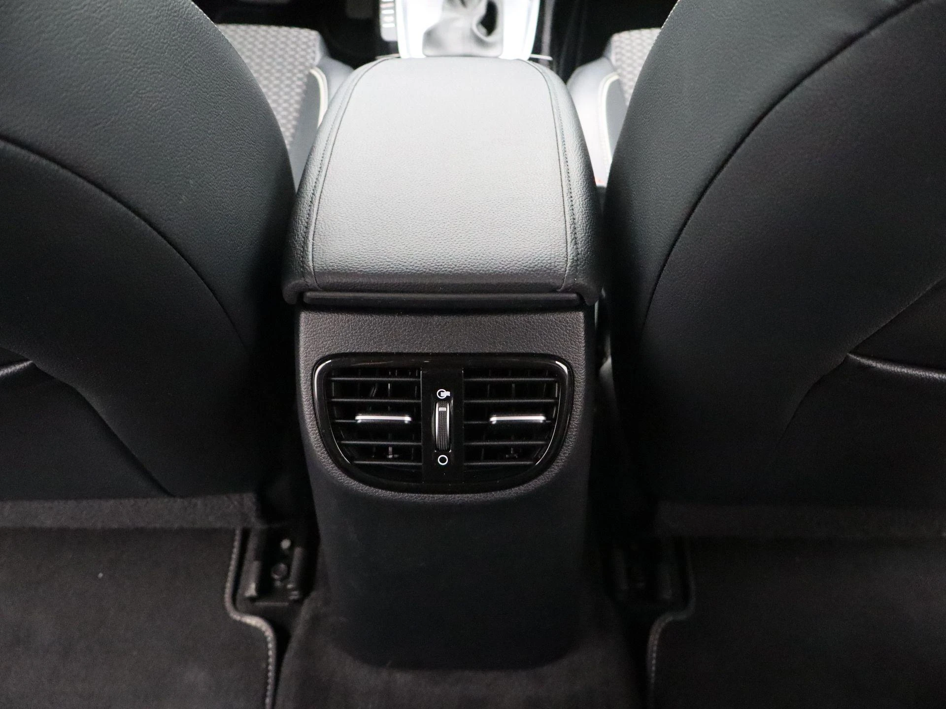 Kia-XCeed-image-36
