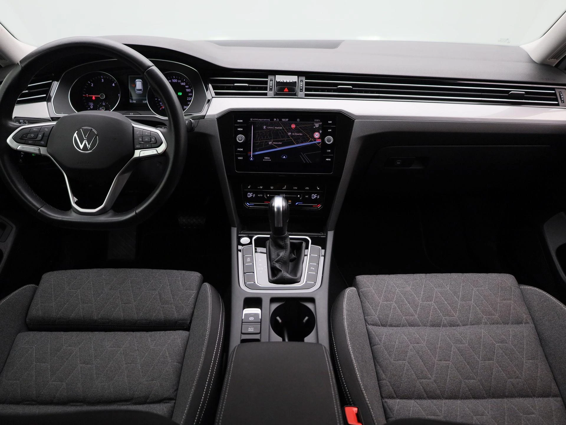 Volkswagen-Passat-image-9