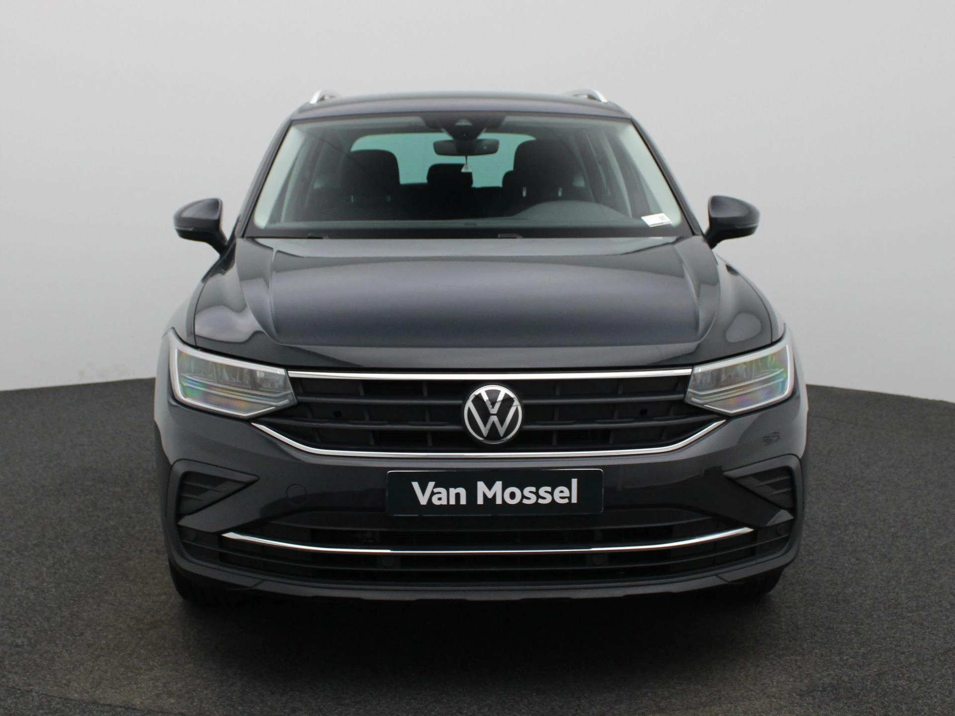 Volkswagen-Tiguan-image-2