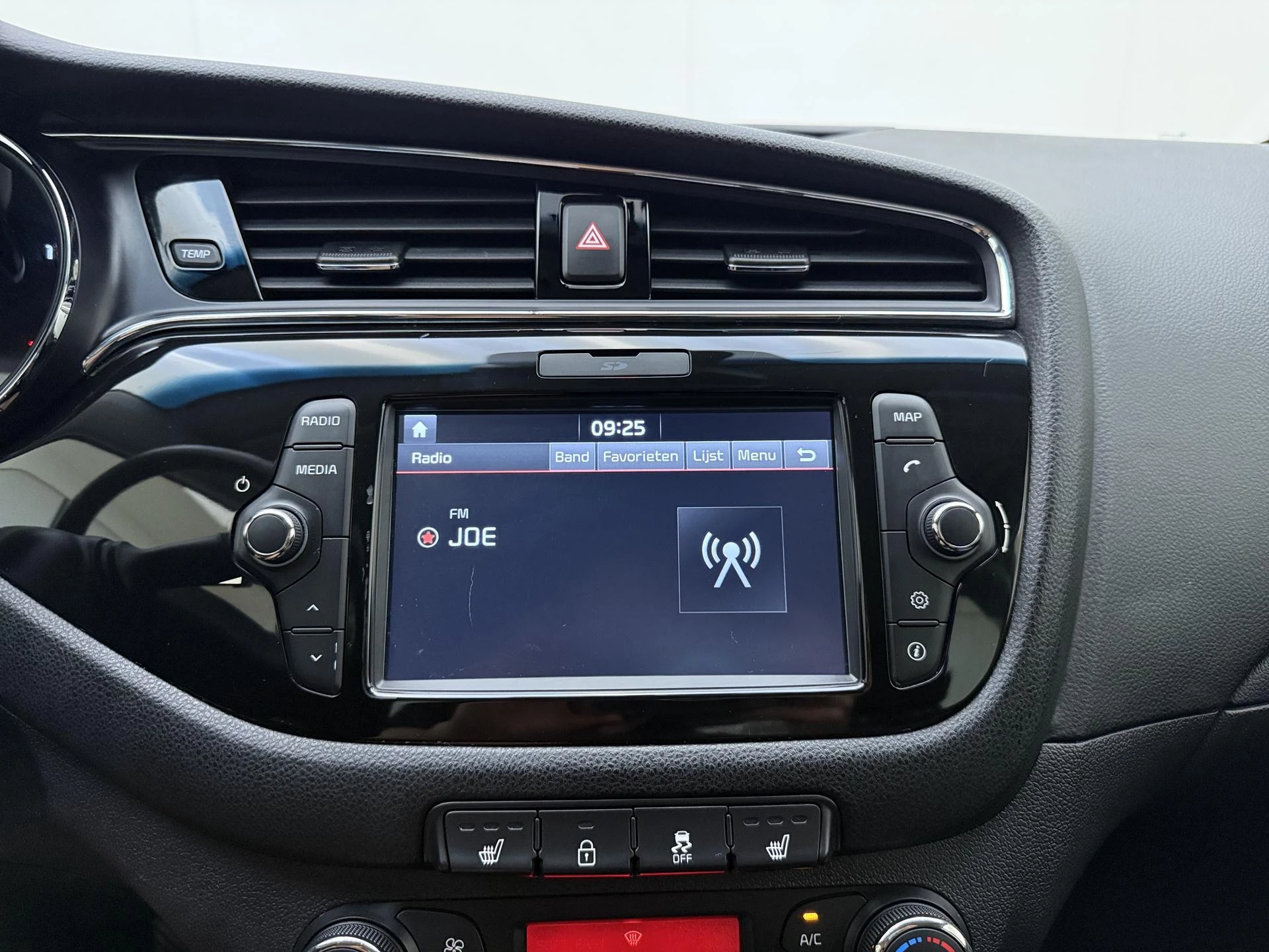 Kia-cee'd-image-19