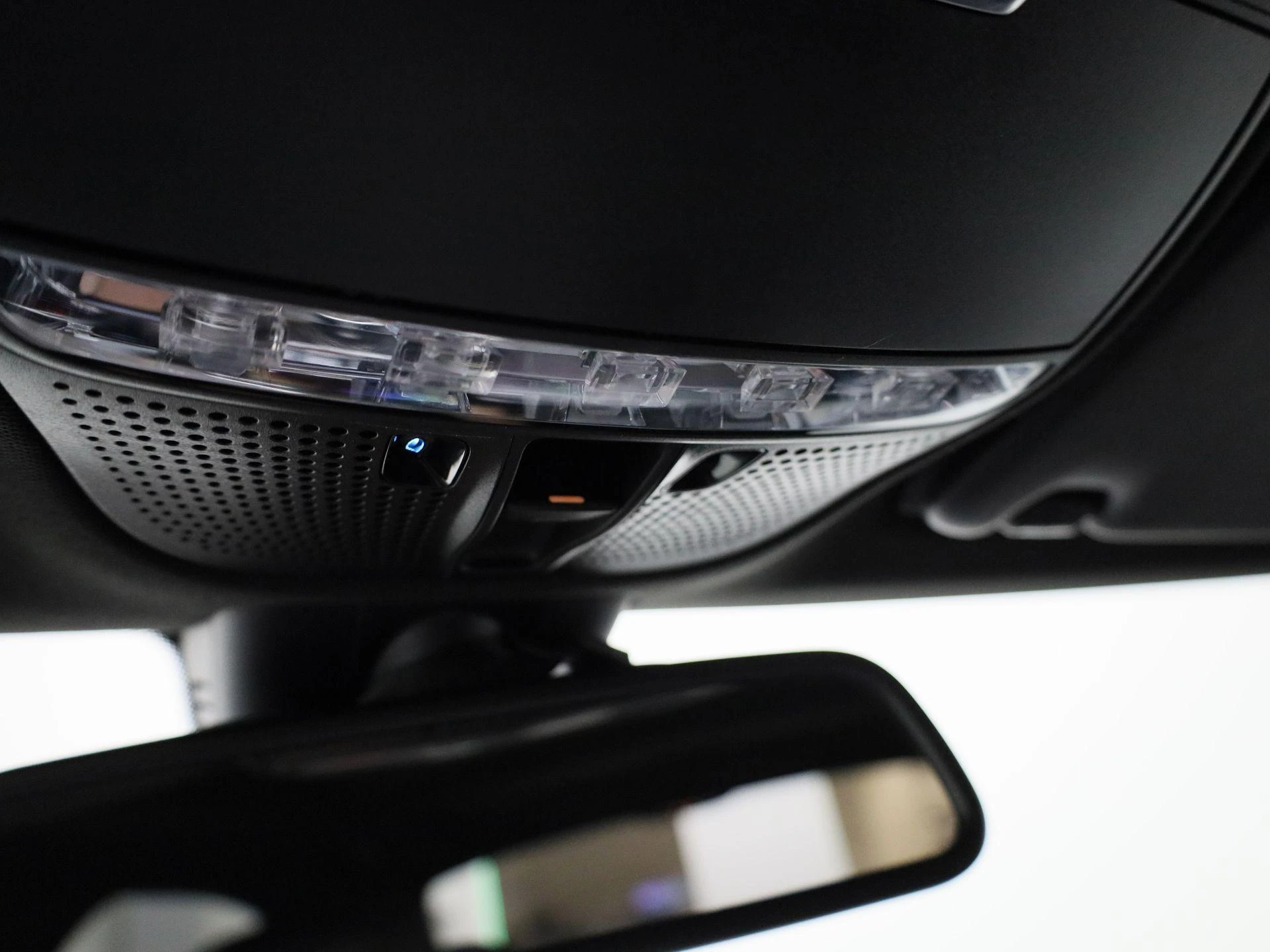 Mercedes-Benz-C-Klasse-image-35