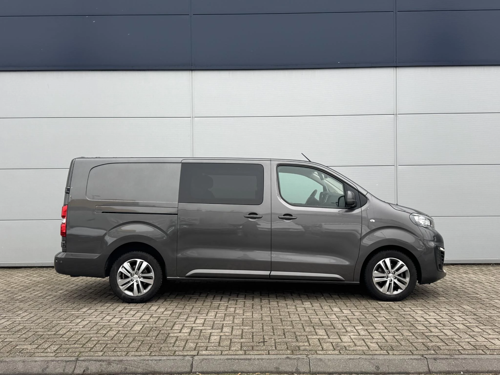 Peugeot-Expert-image-6