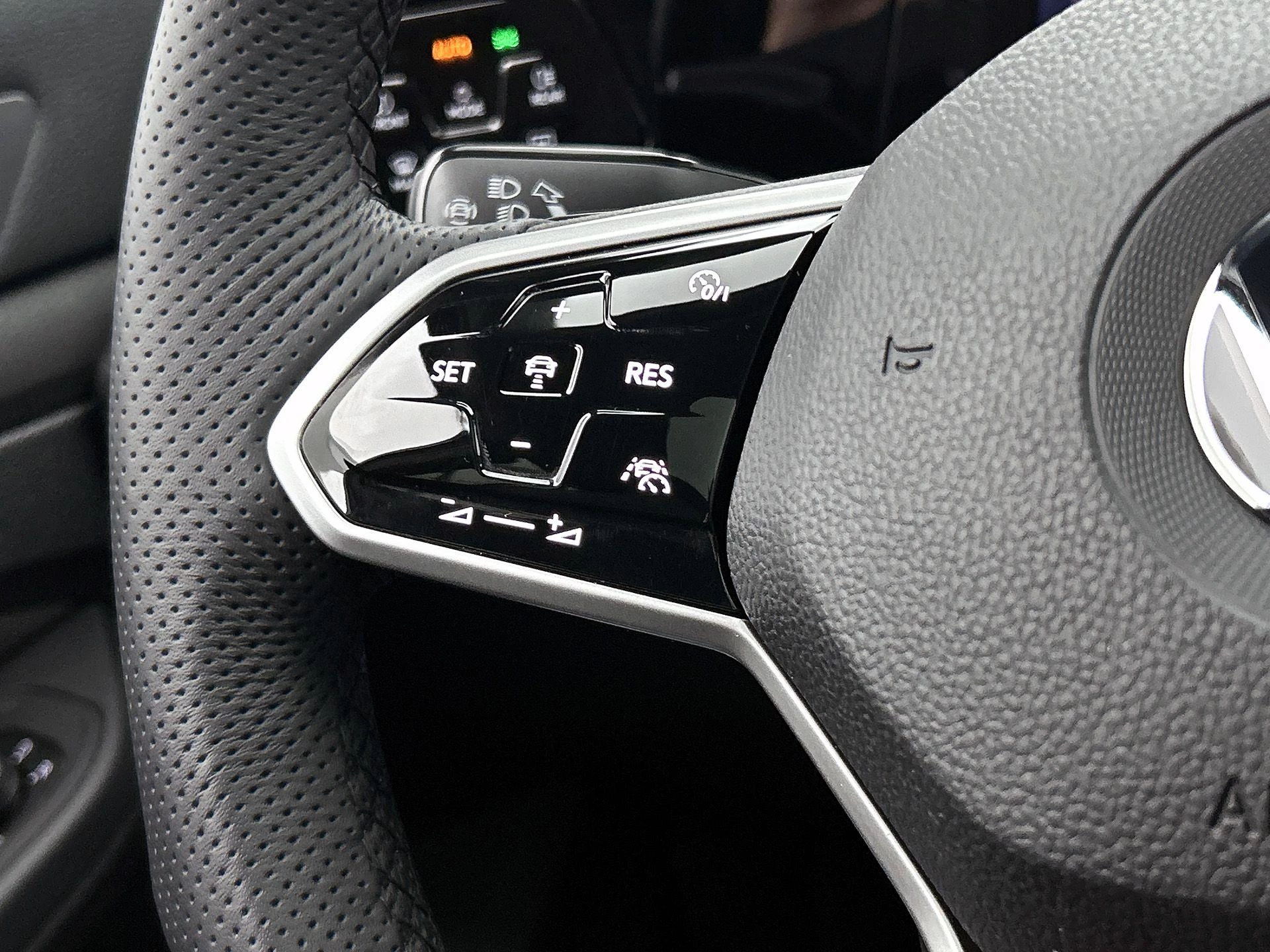 Volkswagen-Golf-image-5