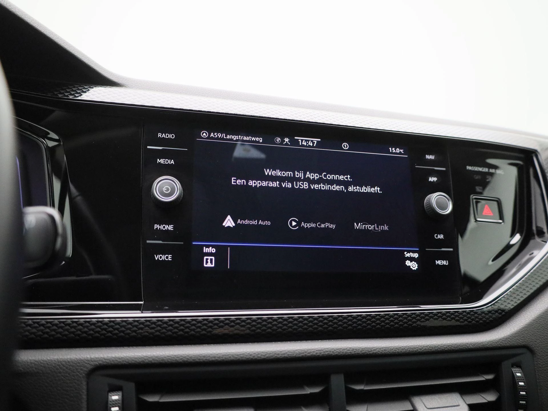 Volkswagen-Polo-image-22