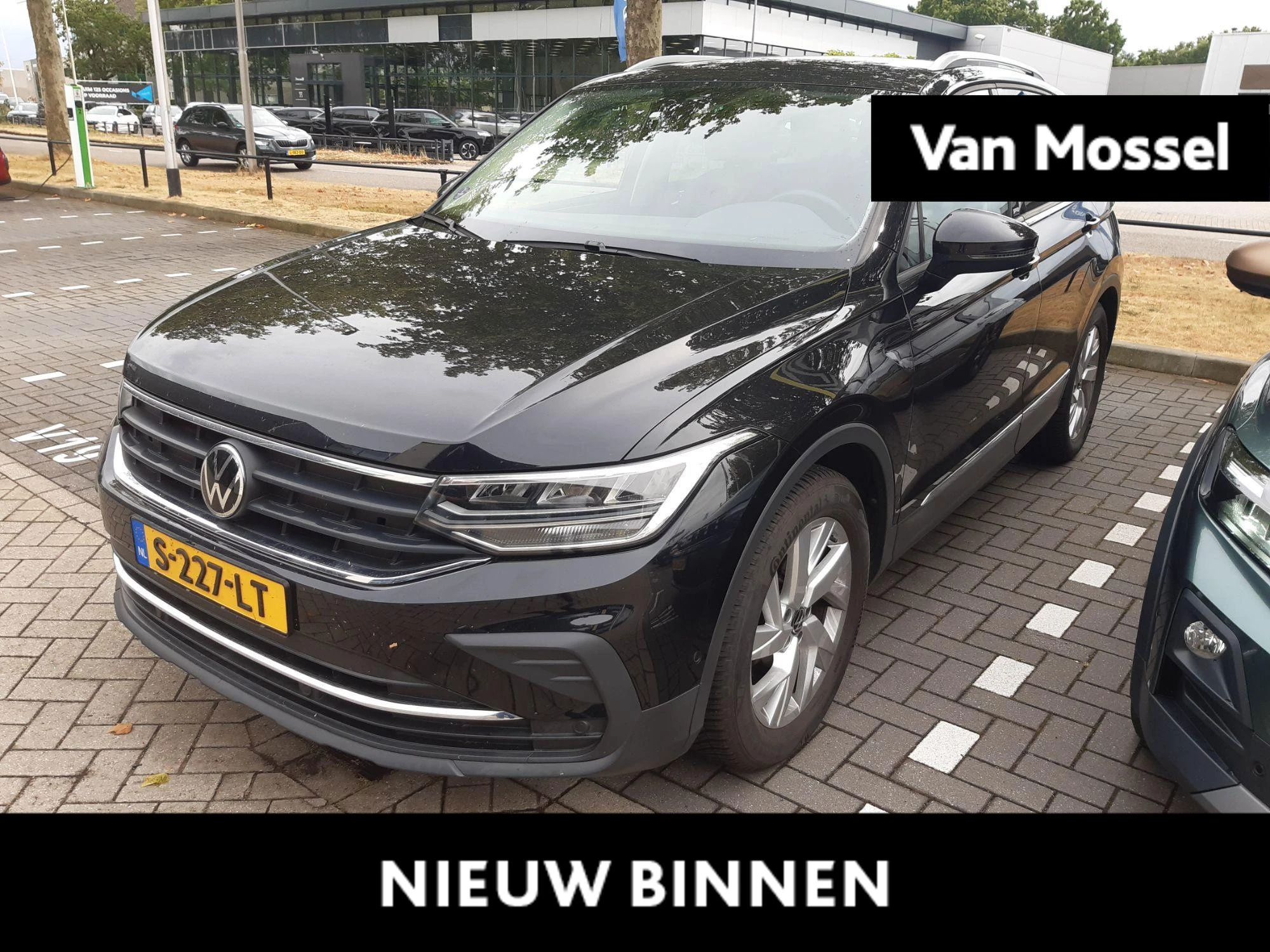 Volkswagen-Tiguan-image-0