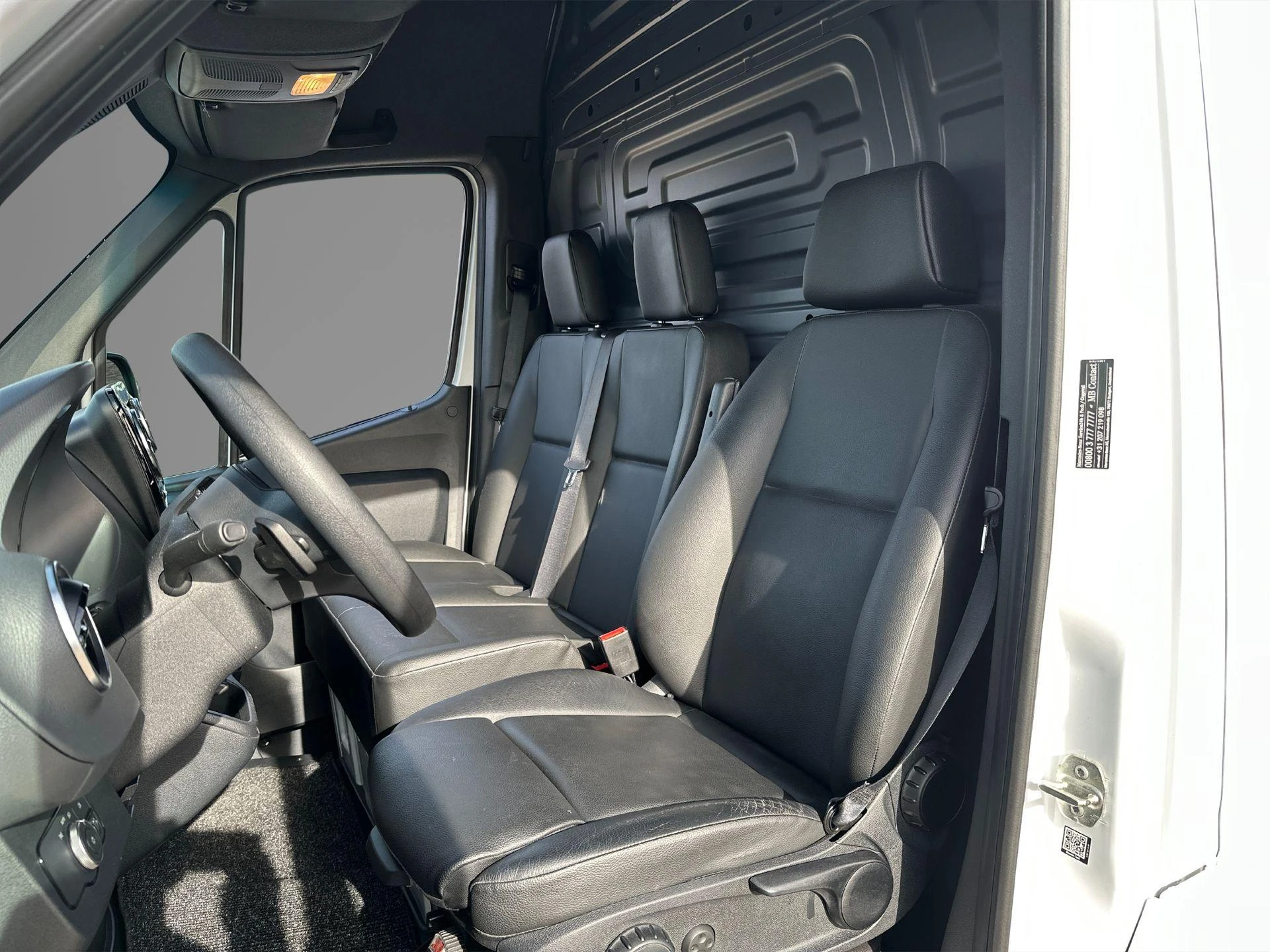 Mercedes-Benz-Sprinter-image-33