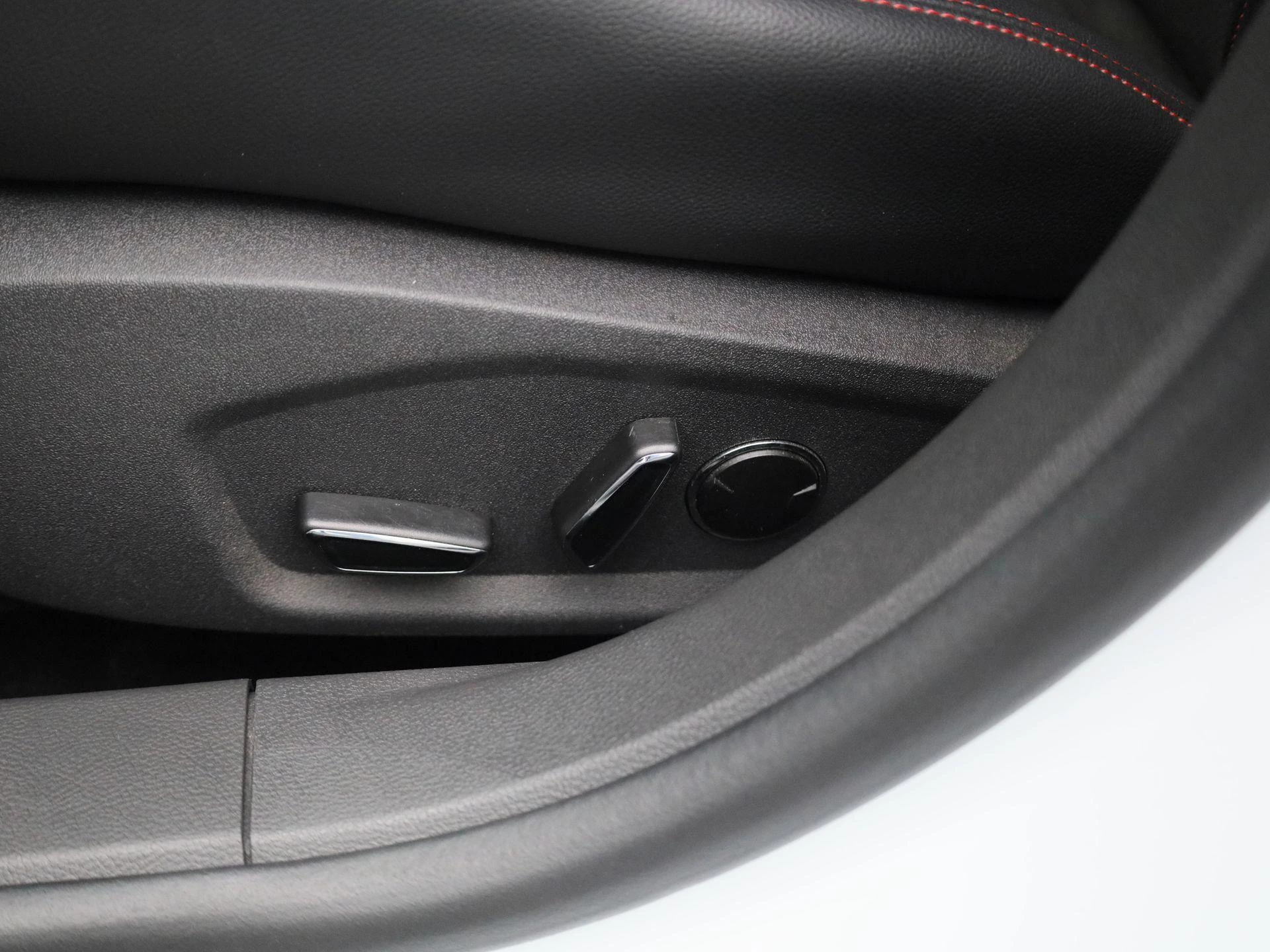Ford-Mondeo-image-32