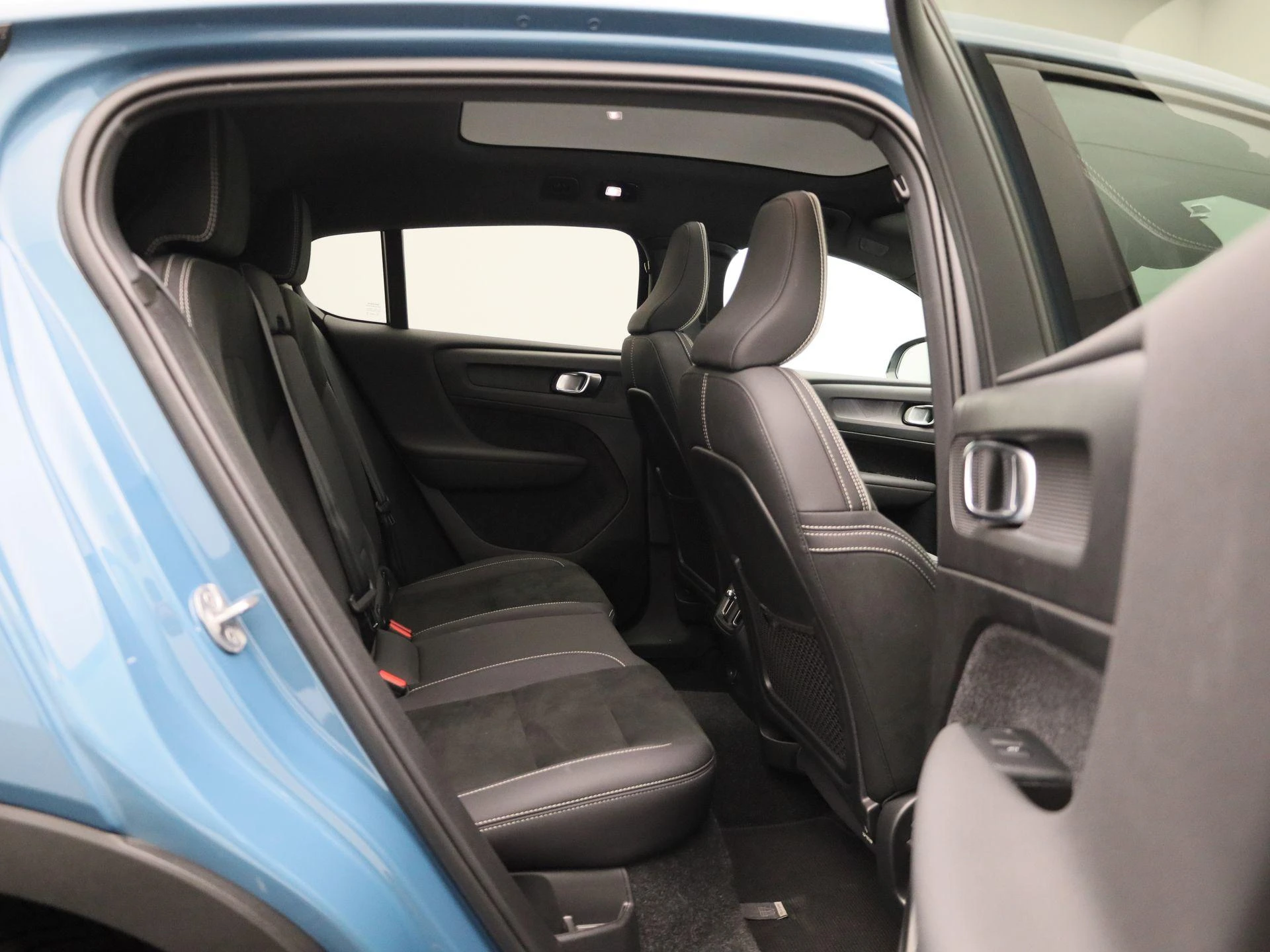 Volvo-C40-image-37