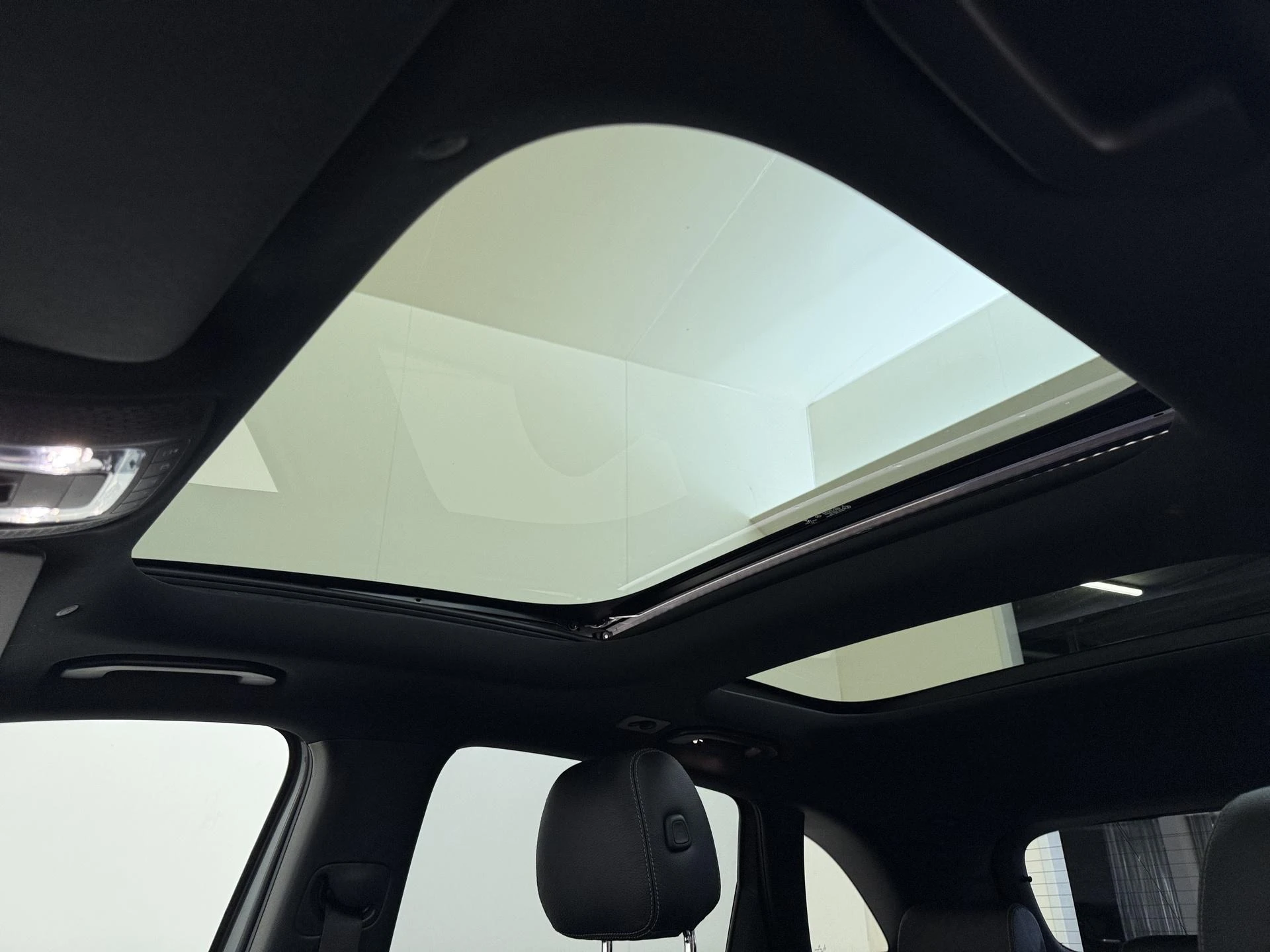 Mercedes-Benz-B-Klasse-image-27