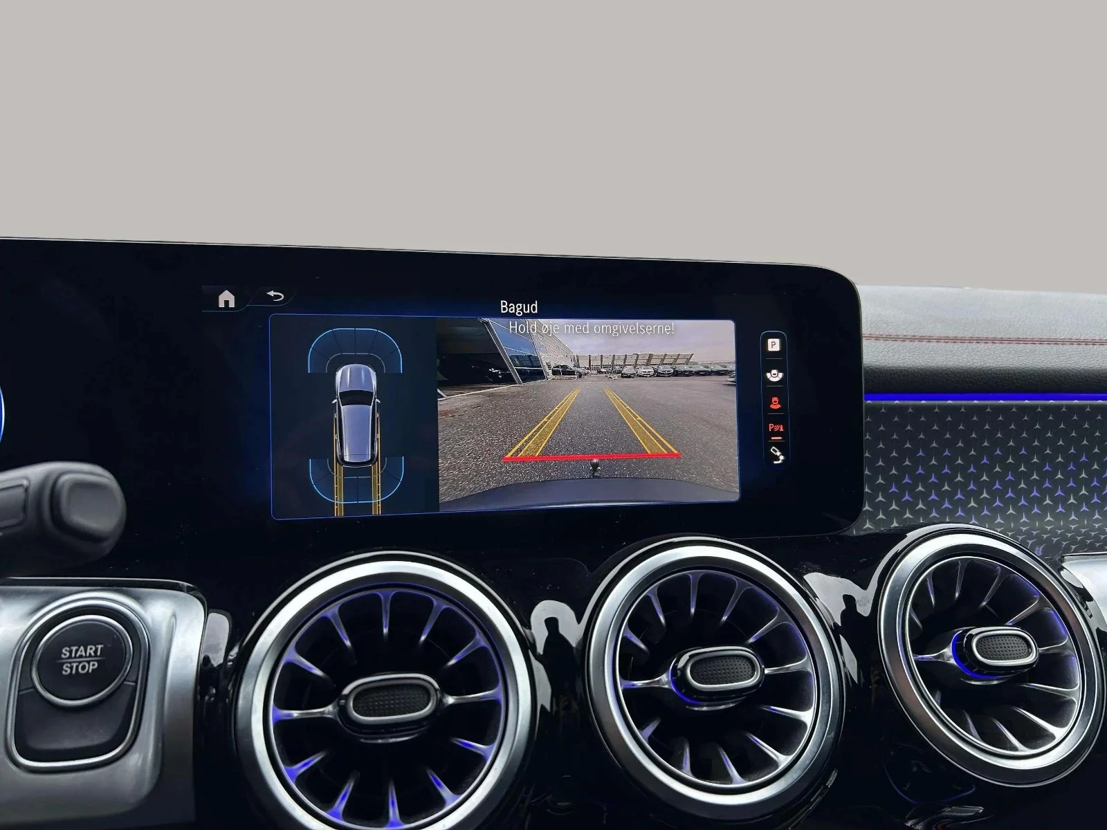 Mercedes-Benz-EQB-image-14