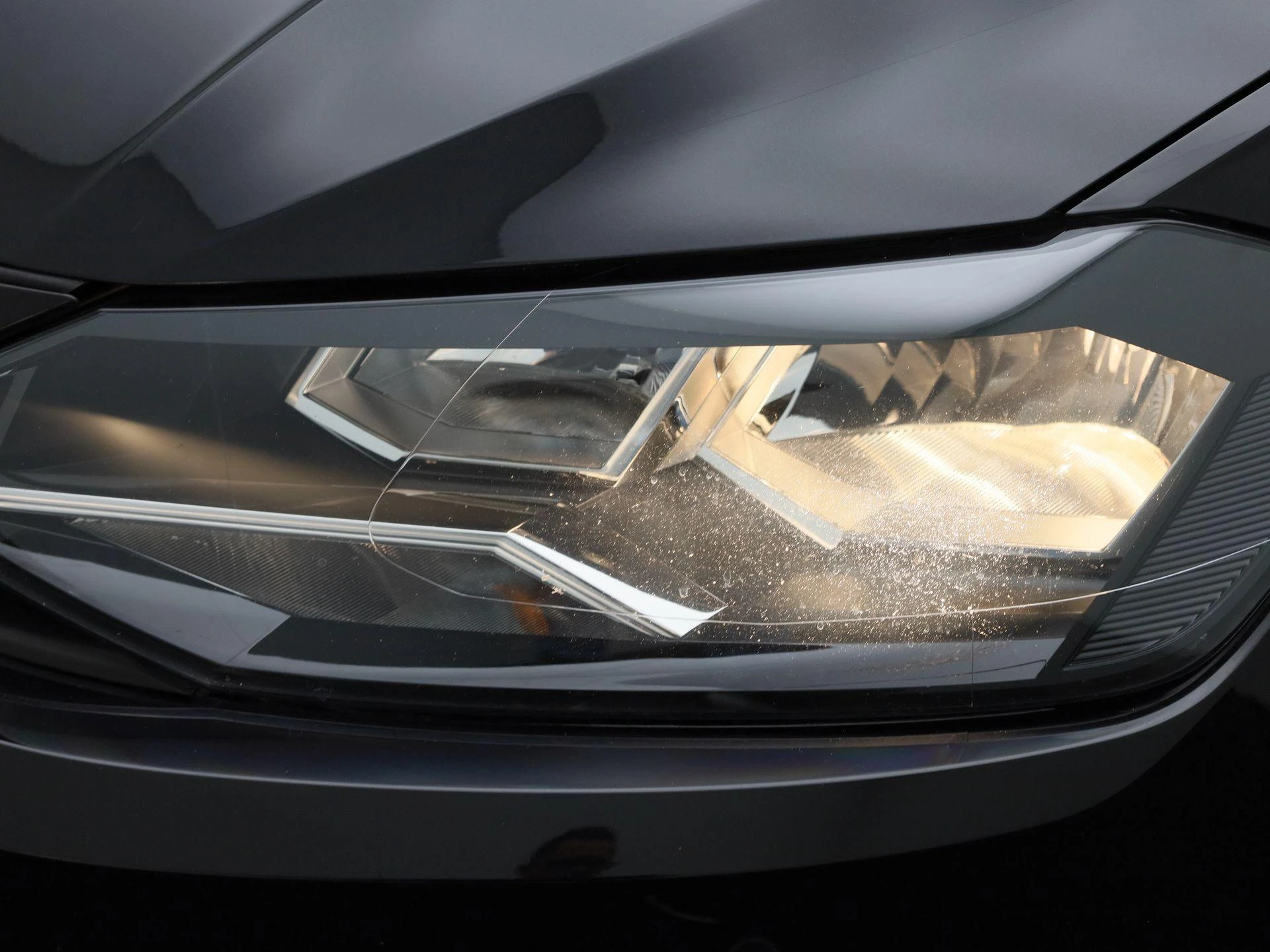 Volkswagen-Polo-image-13