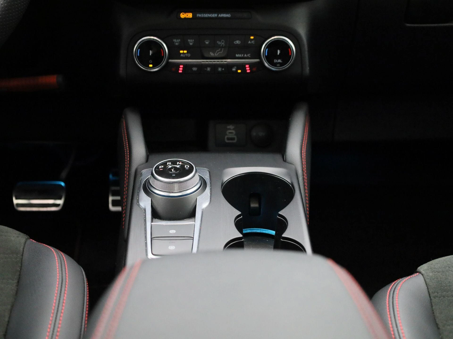 Ford Kuga - 10