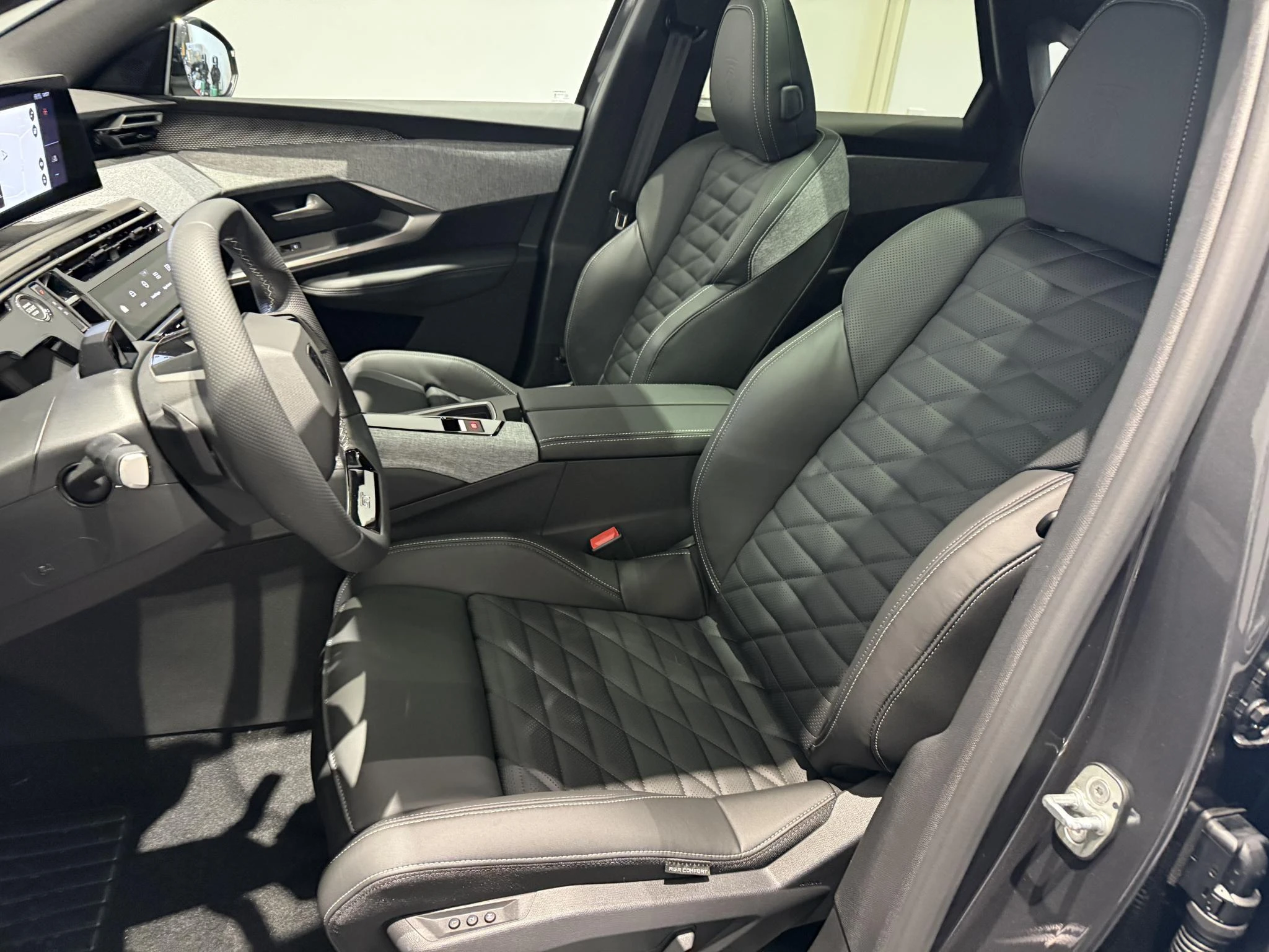 Peugeot-e-3008-image-10
