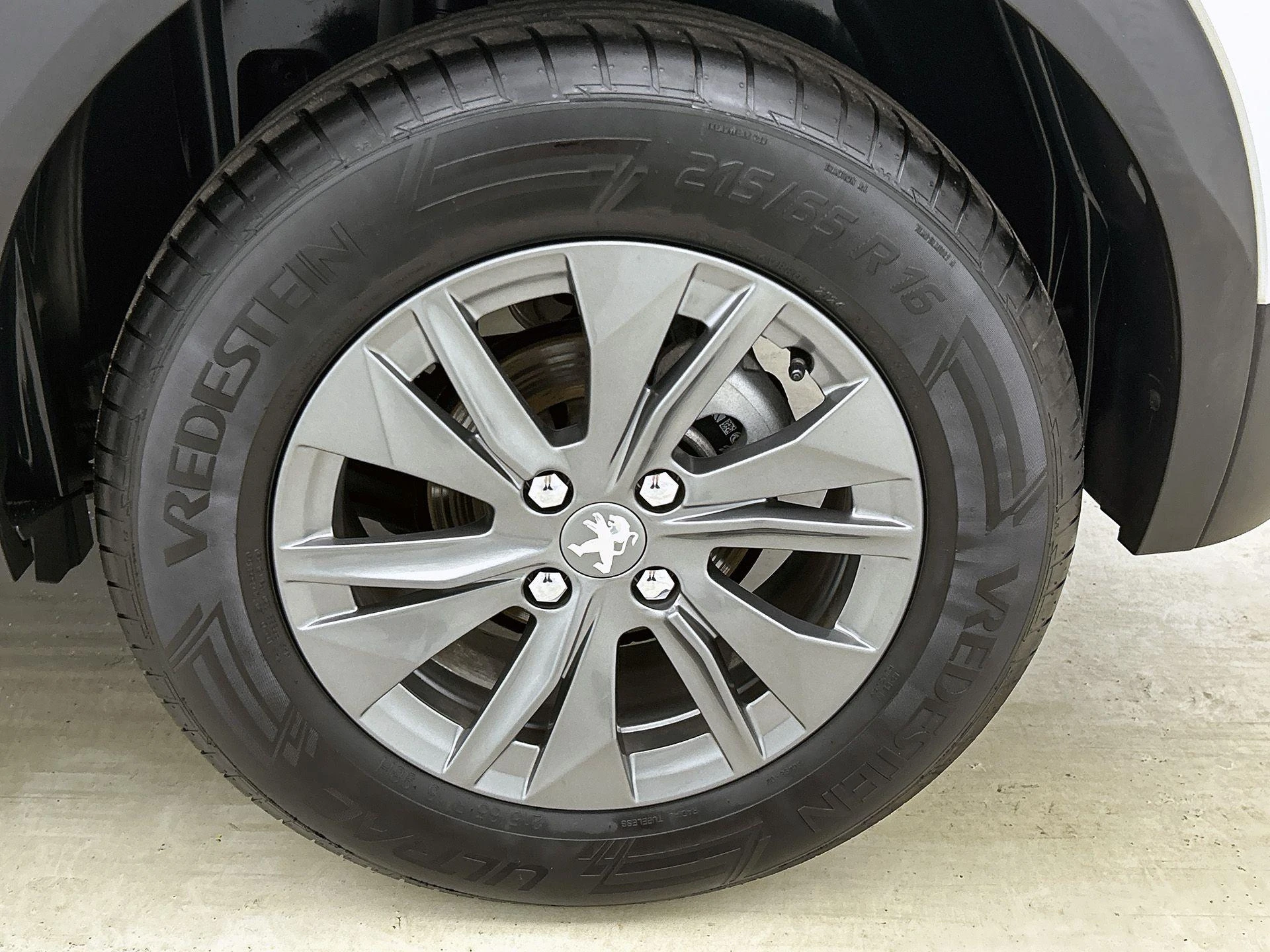Peugeot-2008-image-35