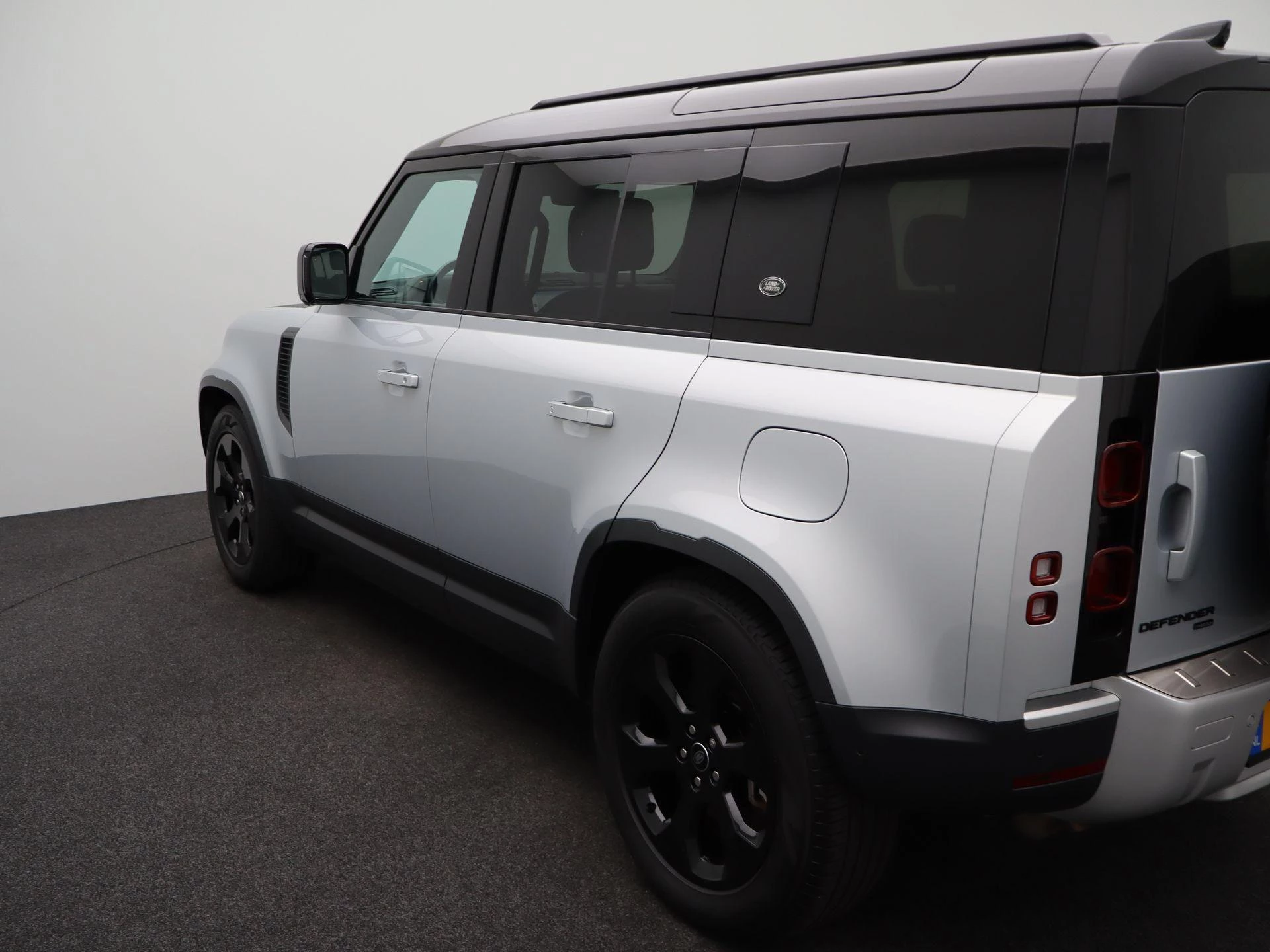 Land Rover-Defender-image-43