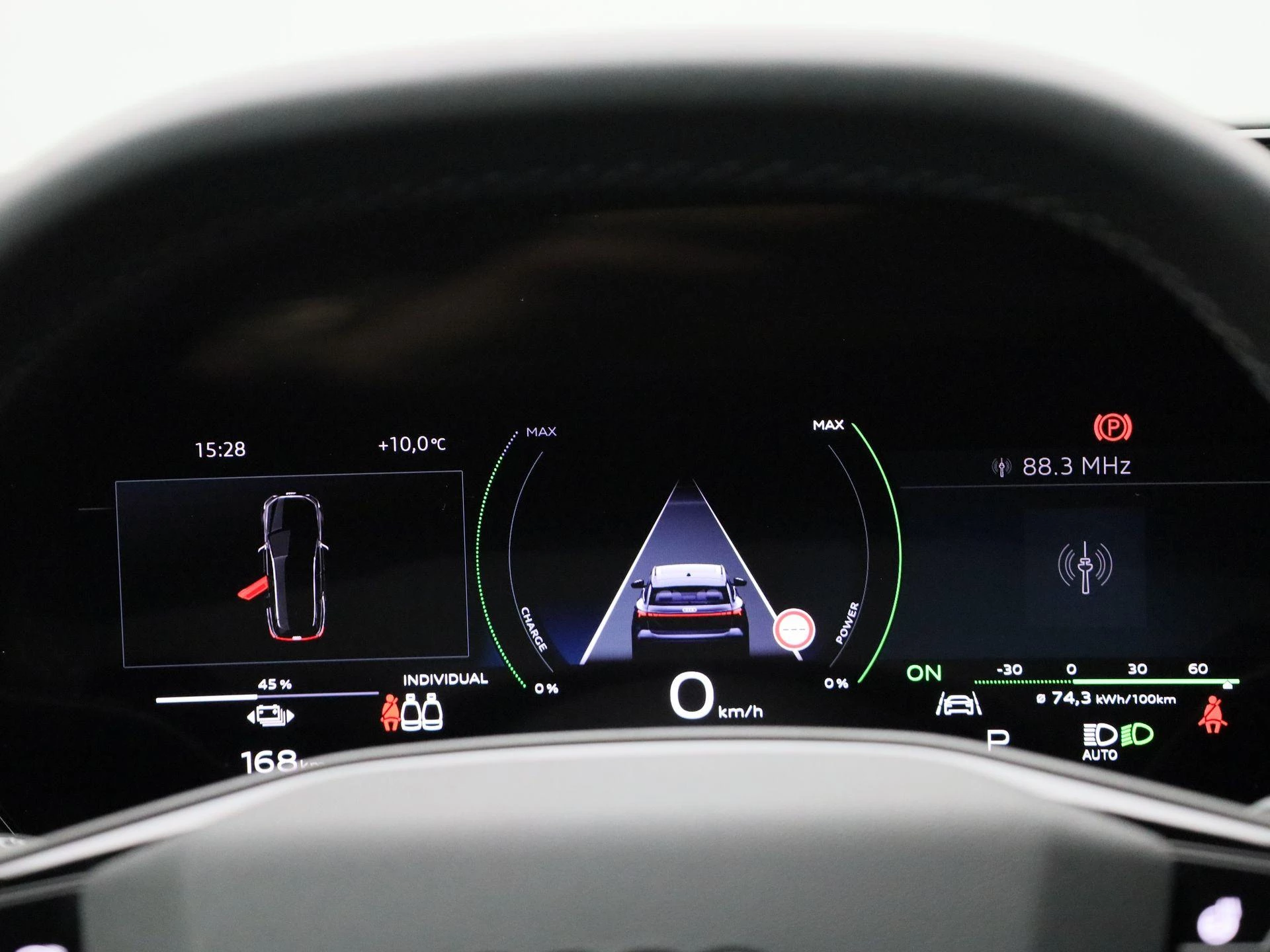 Audi-Q6 e-tron-image-7