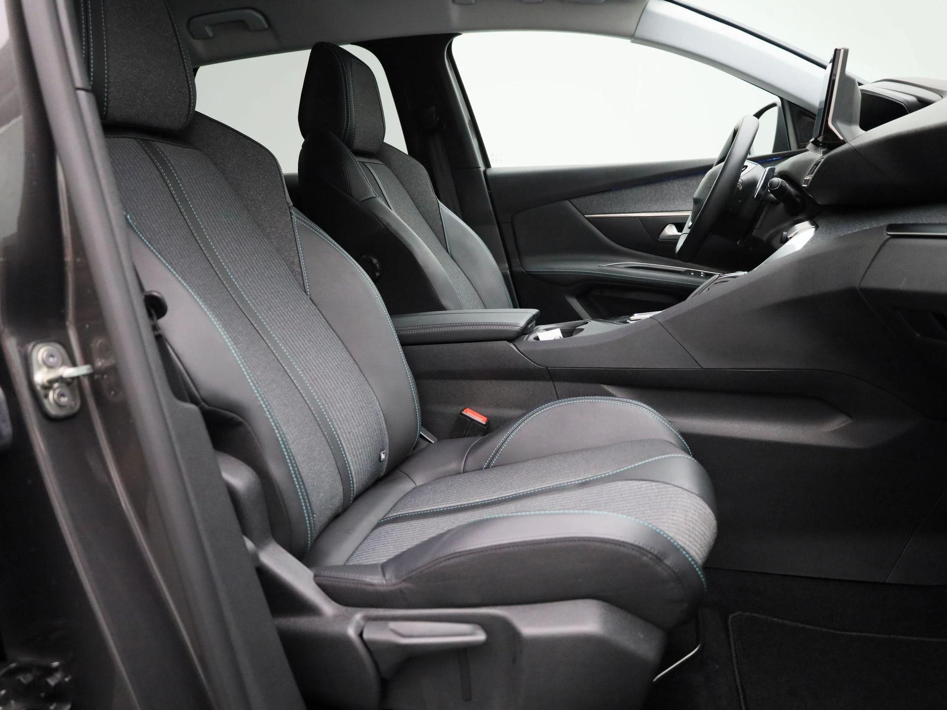 Peugeot 3008 1.6 HYbrid 225 Allure