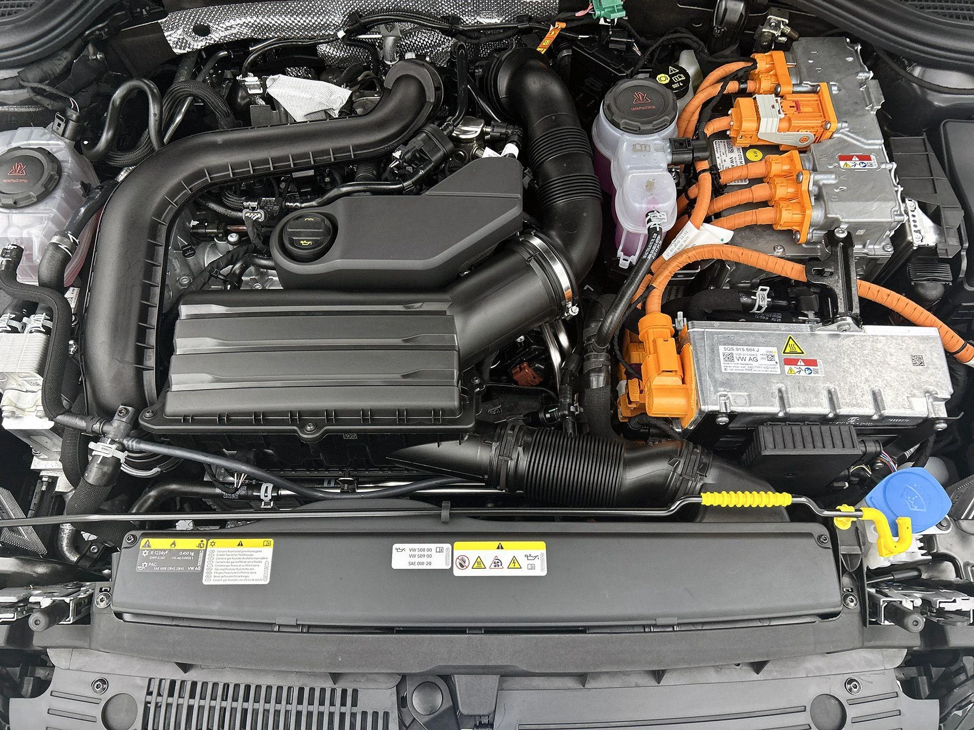 Volkswagen-Golf-image-40