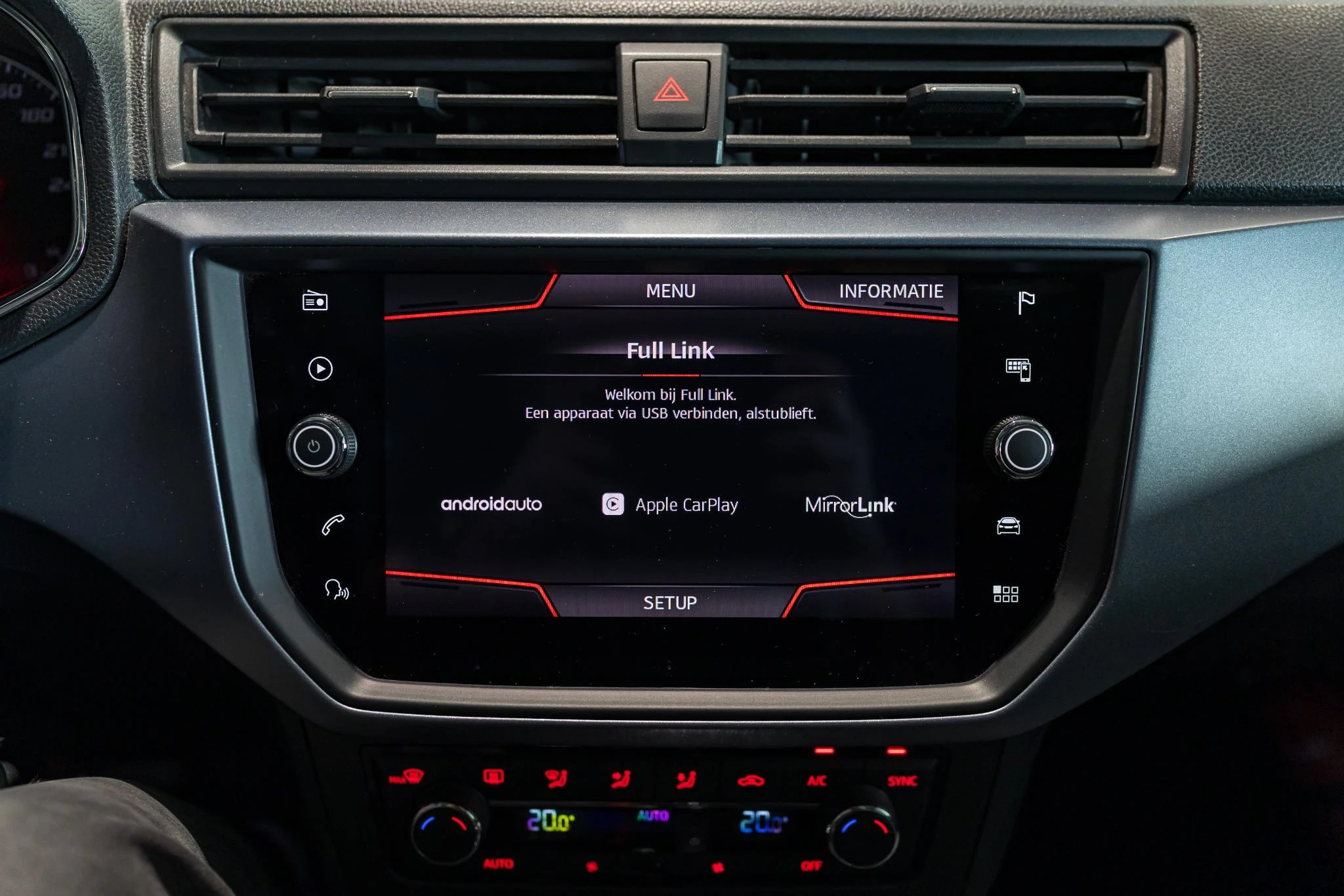 SEAT-Arona-image-27