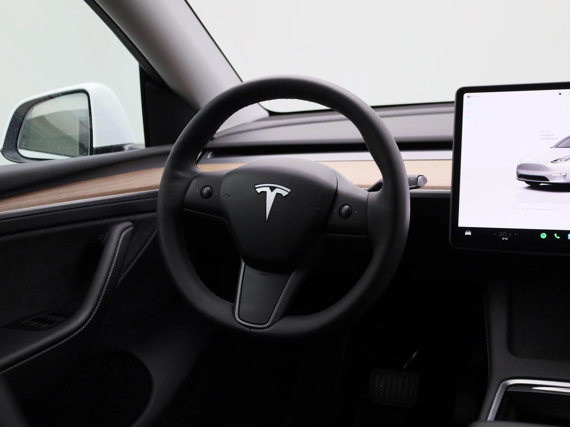 Tesla-Model Y-image-8