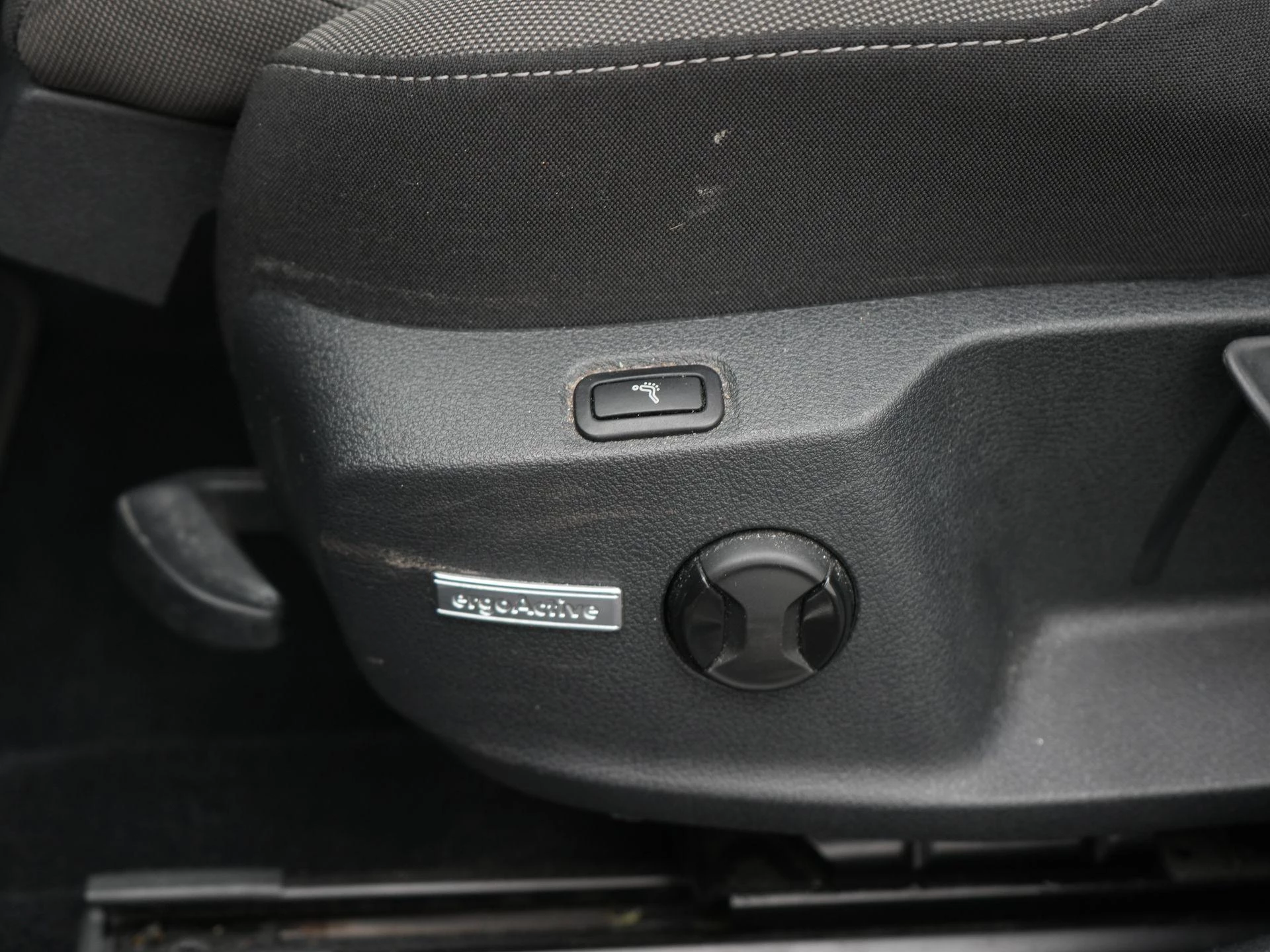 Volkswagen-Golf-image-11
