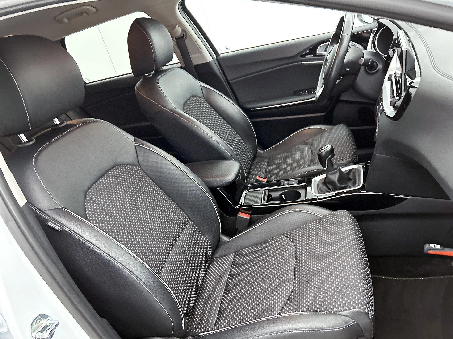 Kia-Ceed Sportswagon-image-38