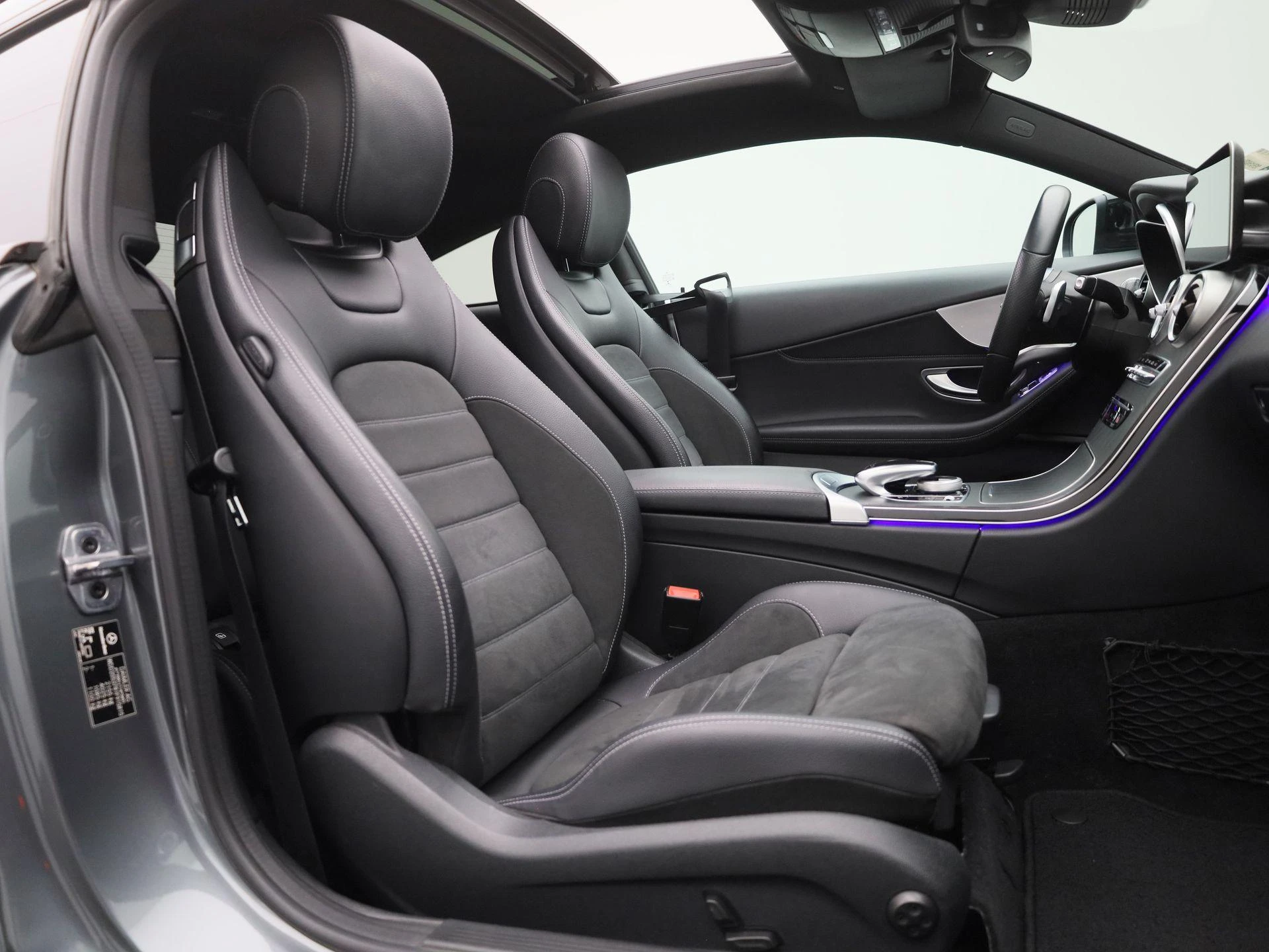 Mercedes-Benz-C-Klasse-image-38