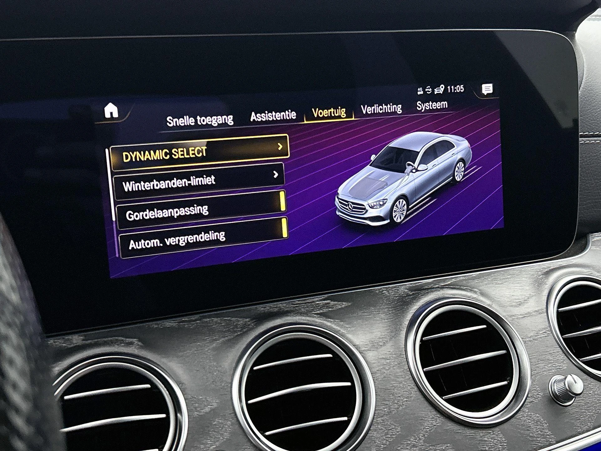 Mercedes-Benz-E-Klasse-image-14