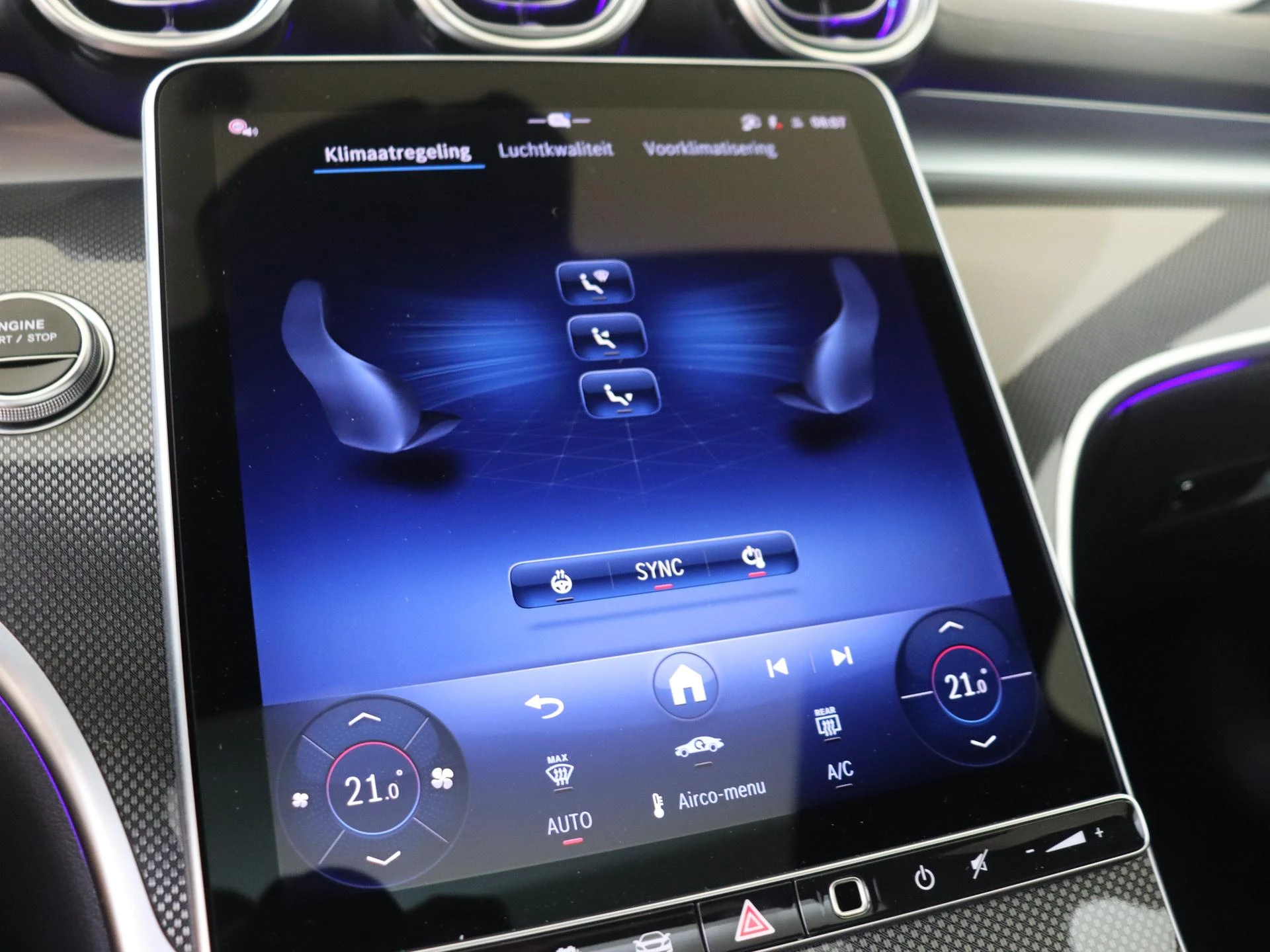 Mercedes-Benz-C-Klasse-image-18