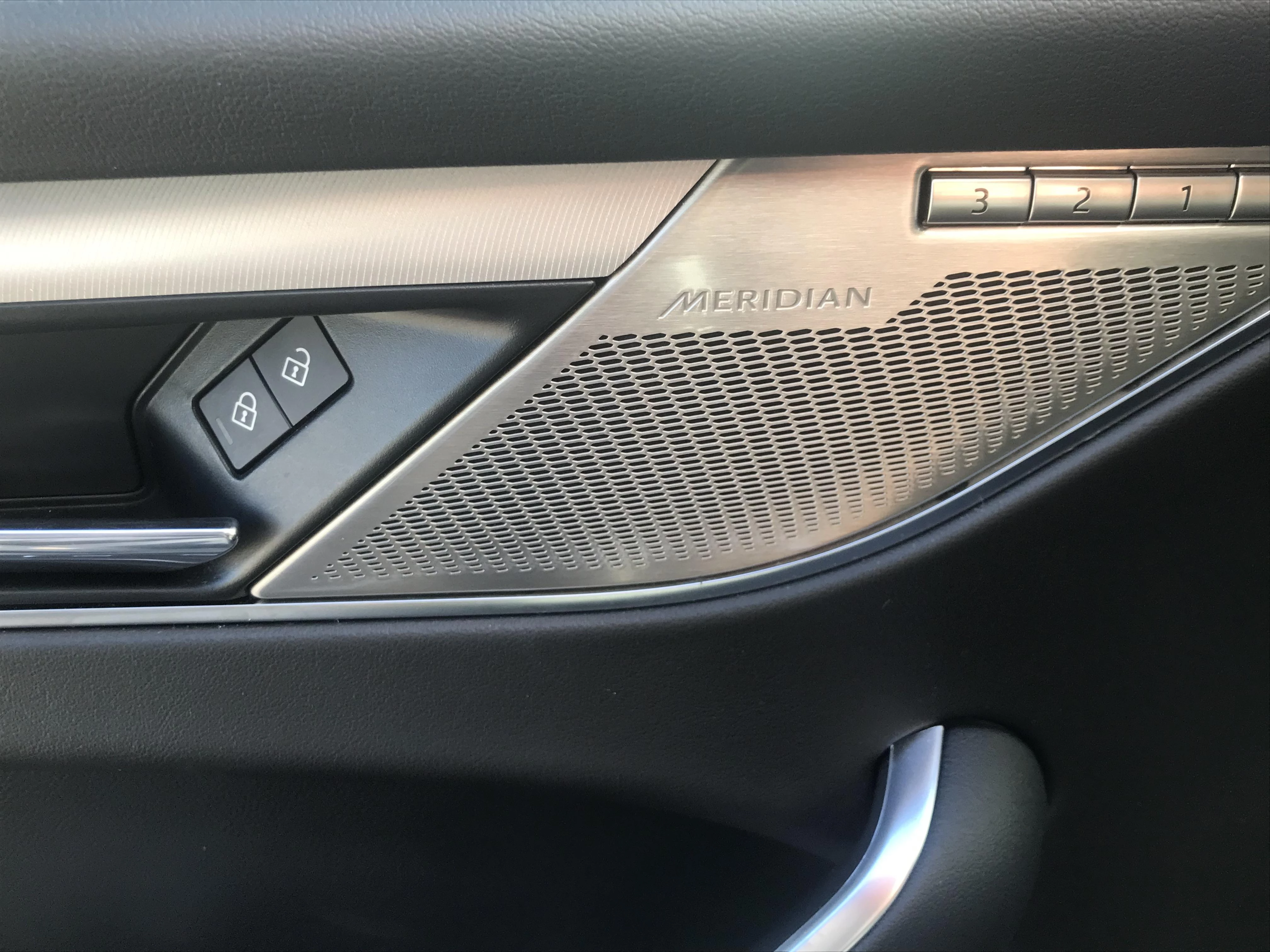 Jaguar-F-PACE-image-11