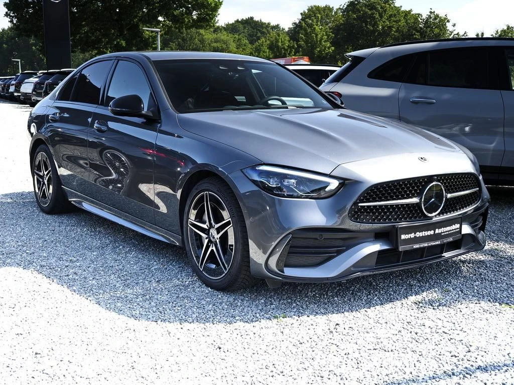 Mercedes-Benz-C-Klasse 300-image-4