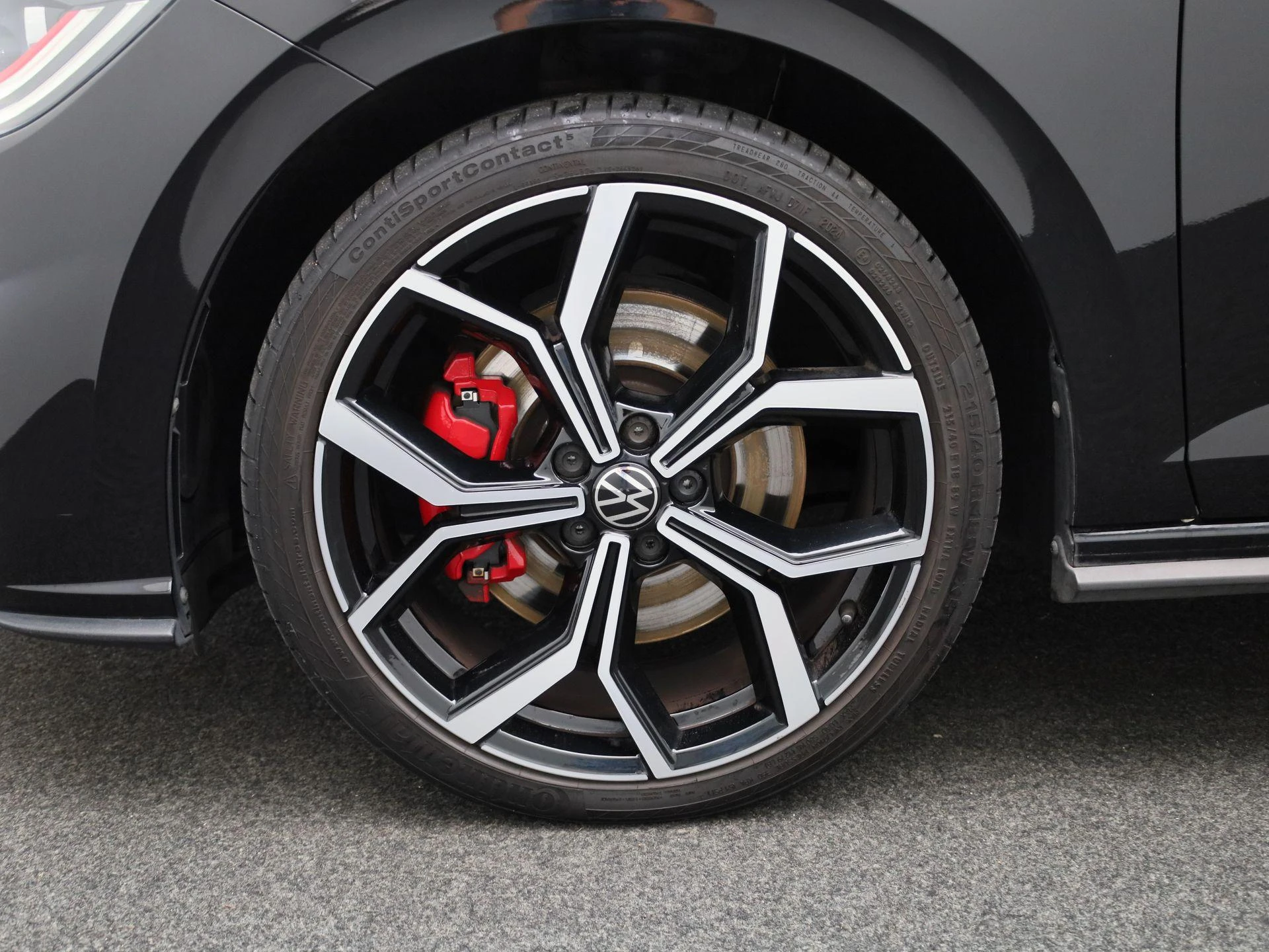 Volkswagen-Polo-image-12