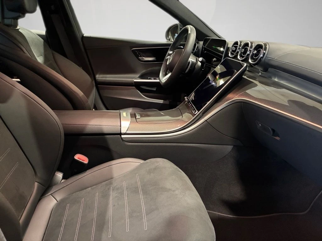 Mercedes-Benz-C-Klasse 300-image-15