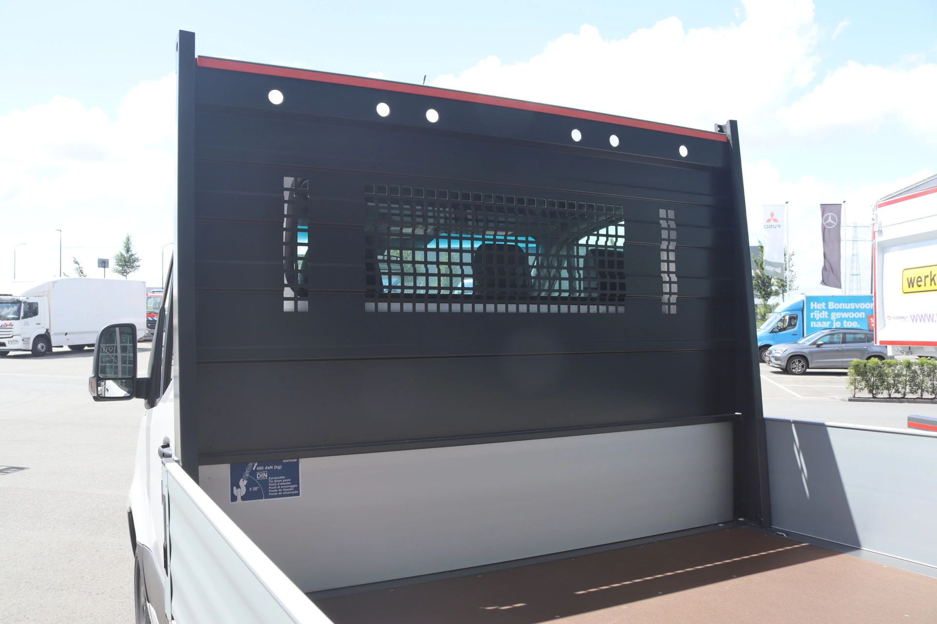 Mercedes-Benz-Sprinter-image-12