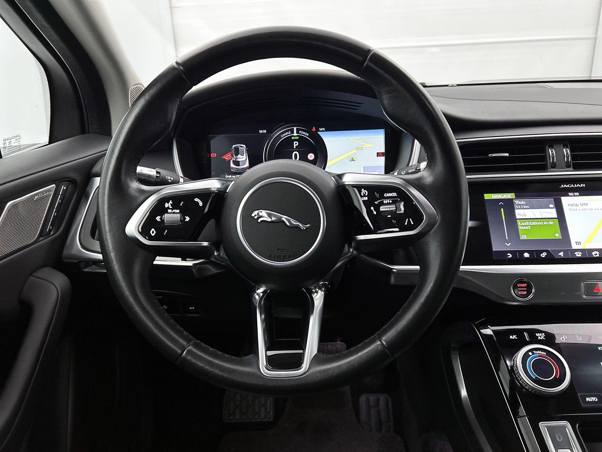 Jaguar-I-PACE-image-77