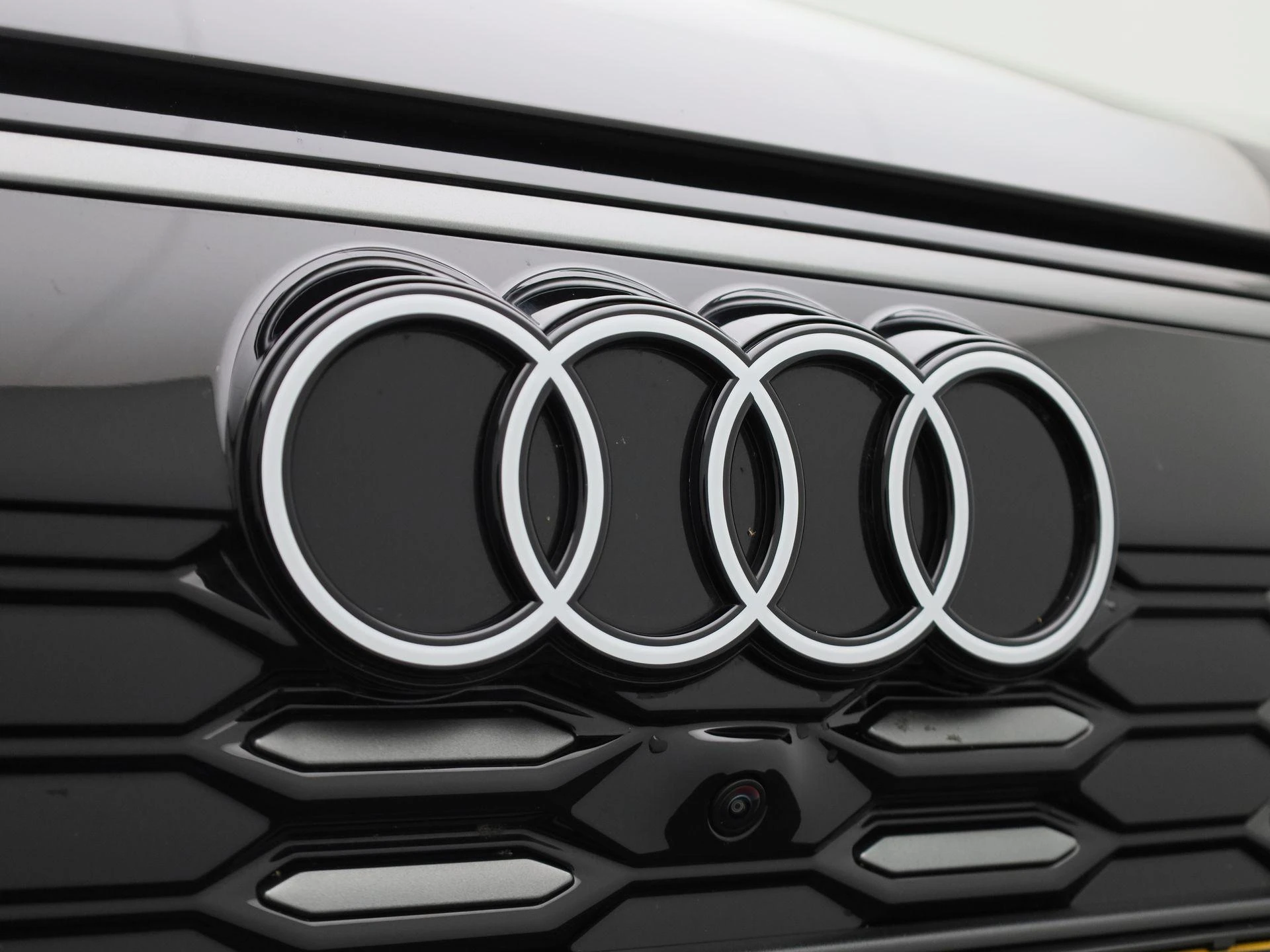 Audi-Q6 e-tron-image-61