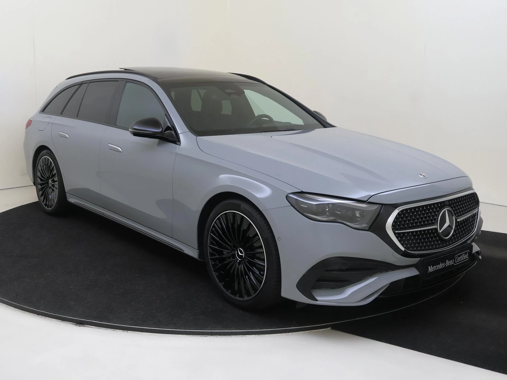 Mercedes-Benz-E-Klasse-image-1