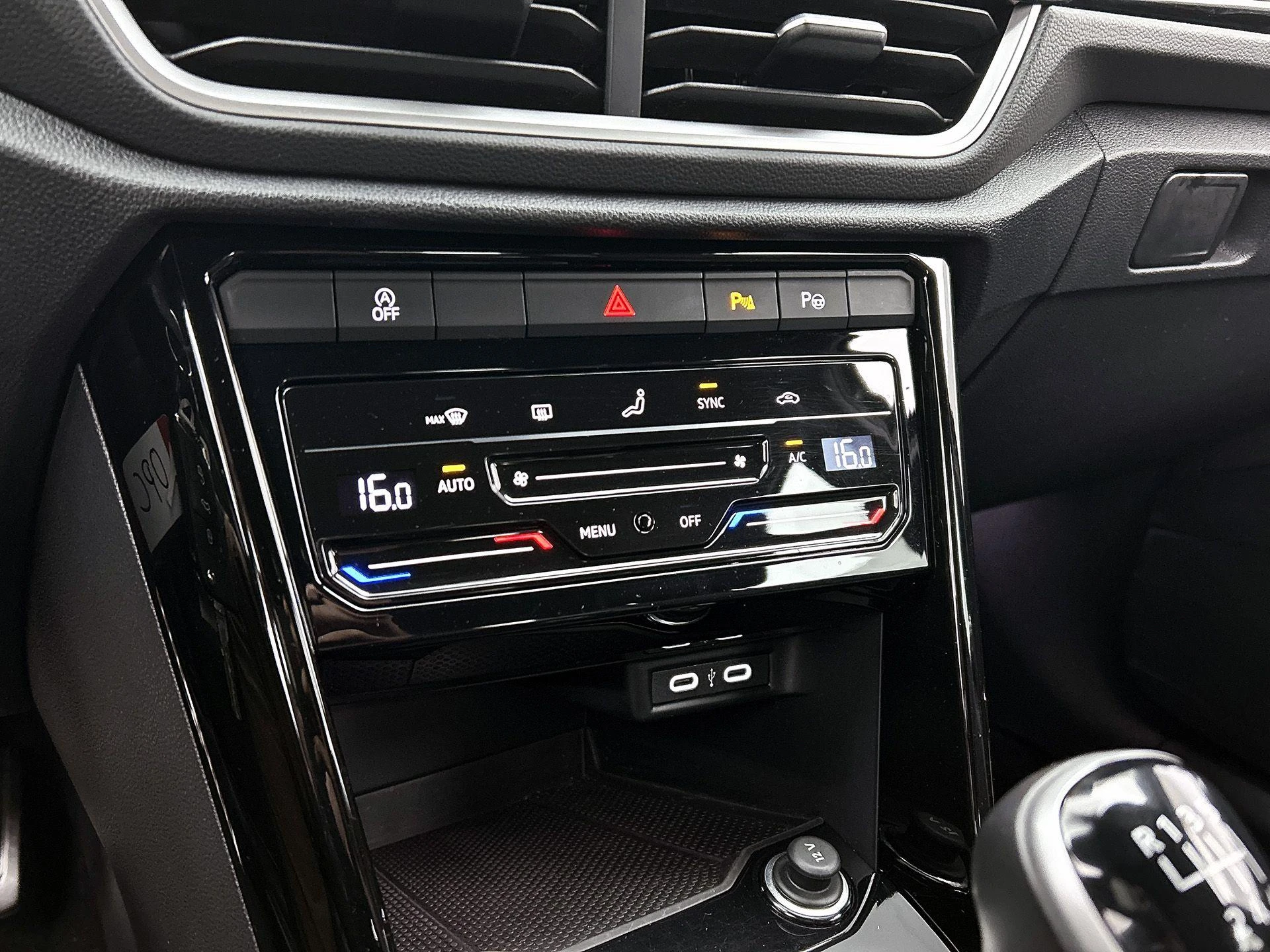Volkswagen T-Roc 1.0 TSI R-Line | 110 PK |