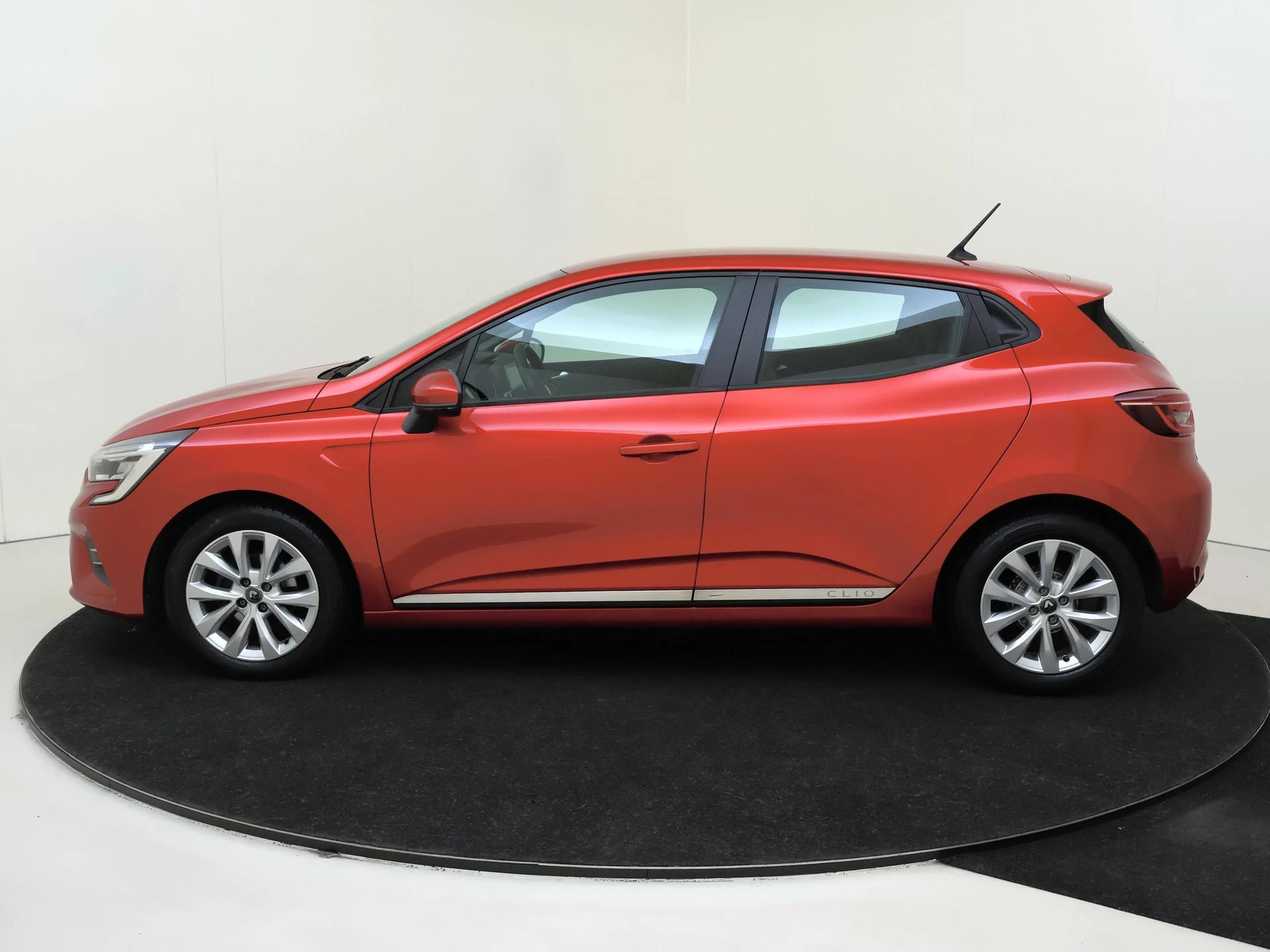 Renault-Clio-image-7