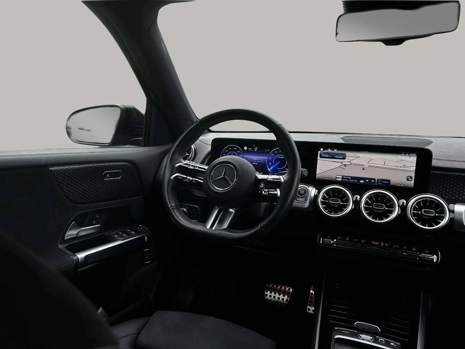 Mercedes-Benz-EQB-image-14