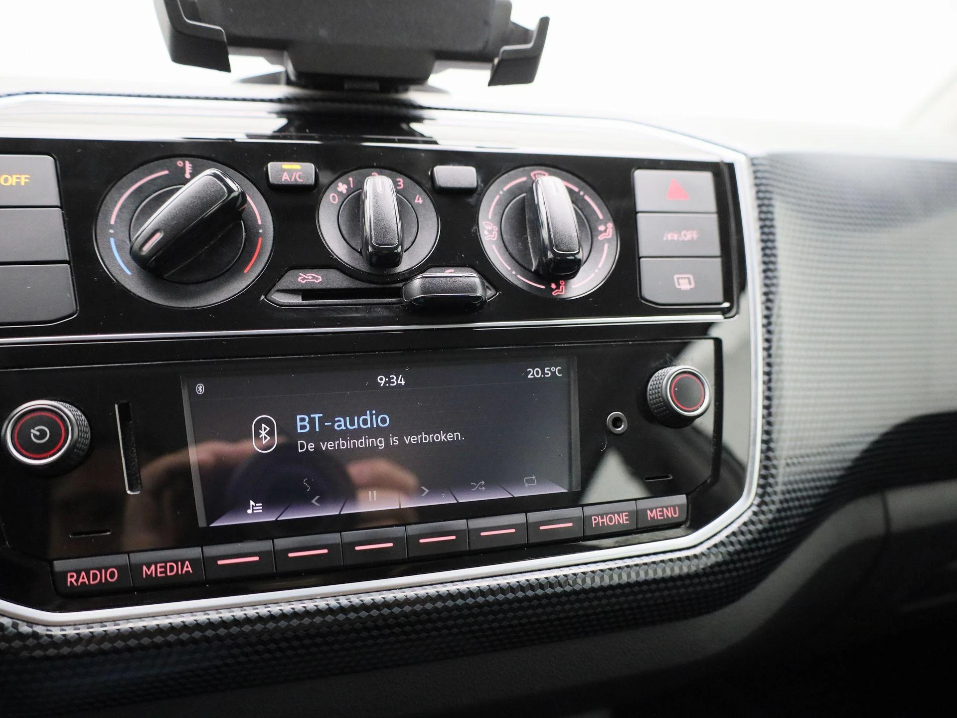 Volkswagen-up!-image-15