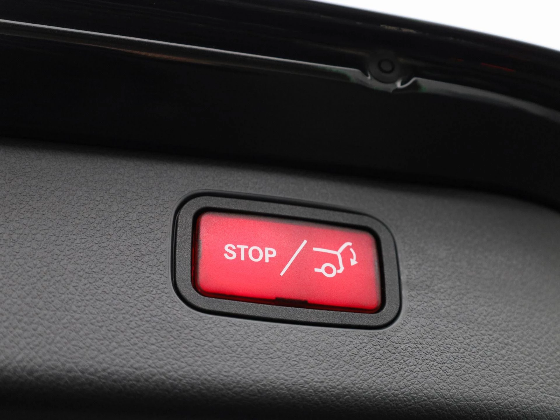 Mercedes-Benz-C-Klasse-image-13