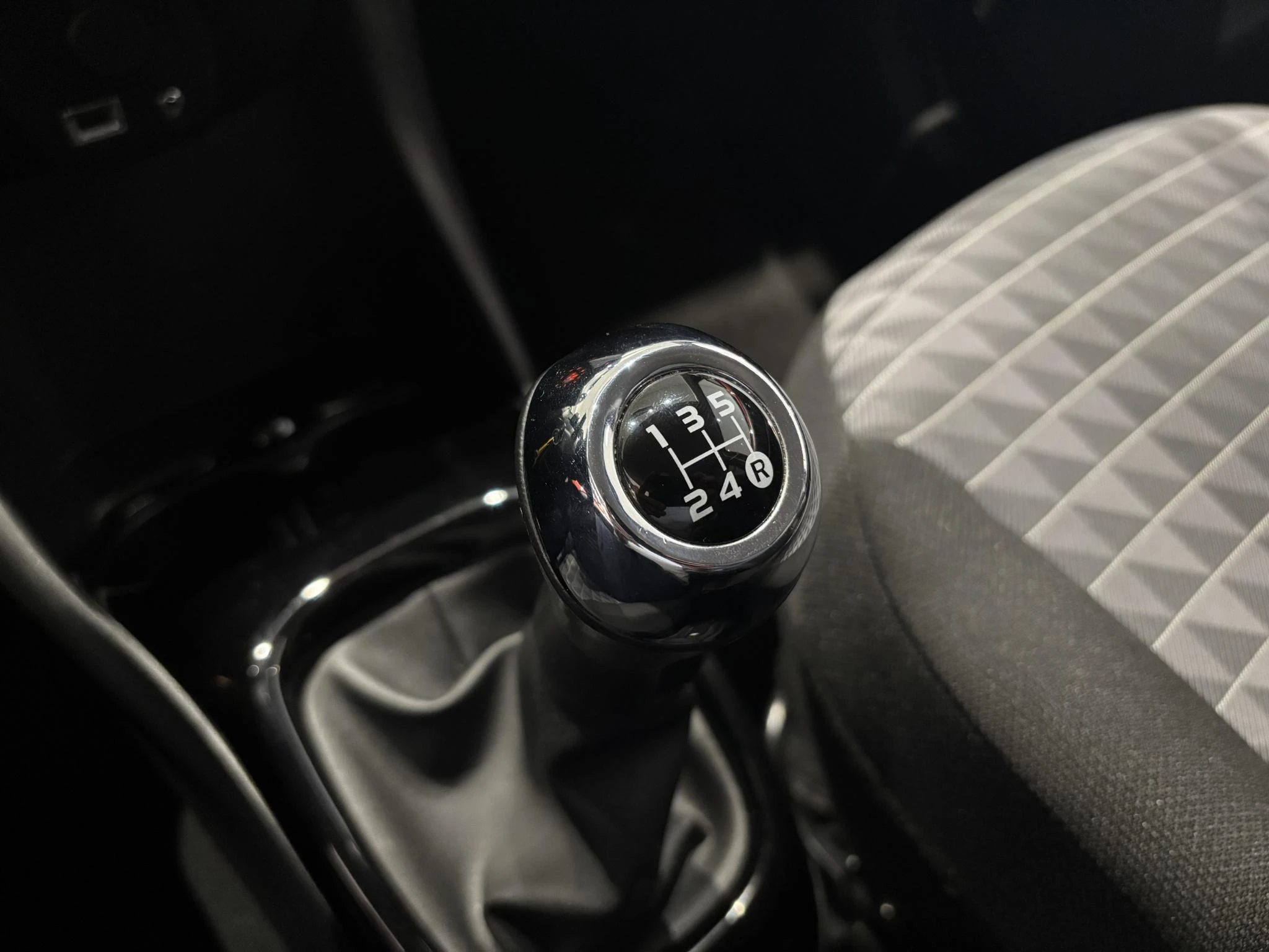 Peugeot-108-image-15