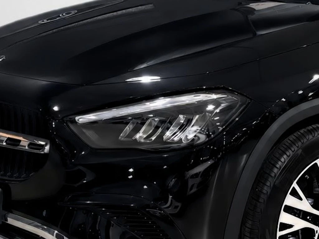 Mercedes-Benz-GLA 200-image-4