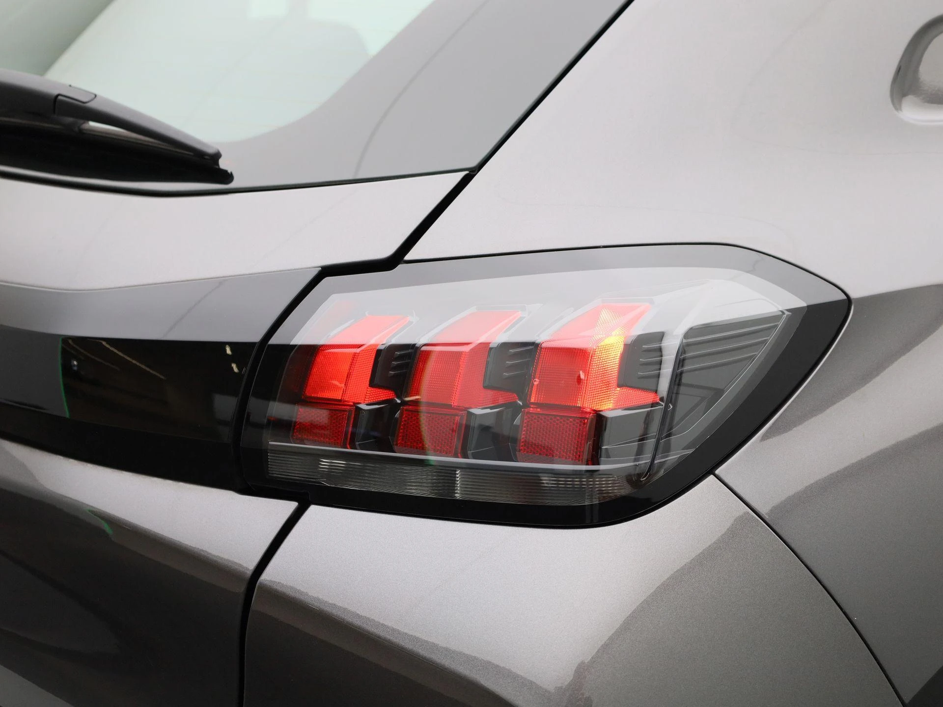 Peugeot-208-image-30