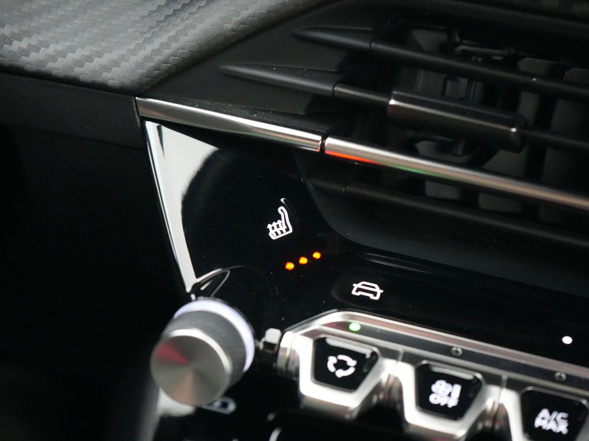 Peugeot-208-image-24